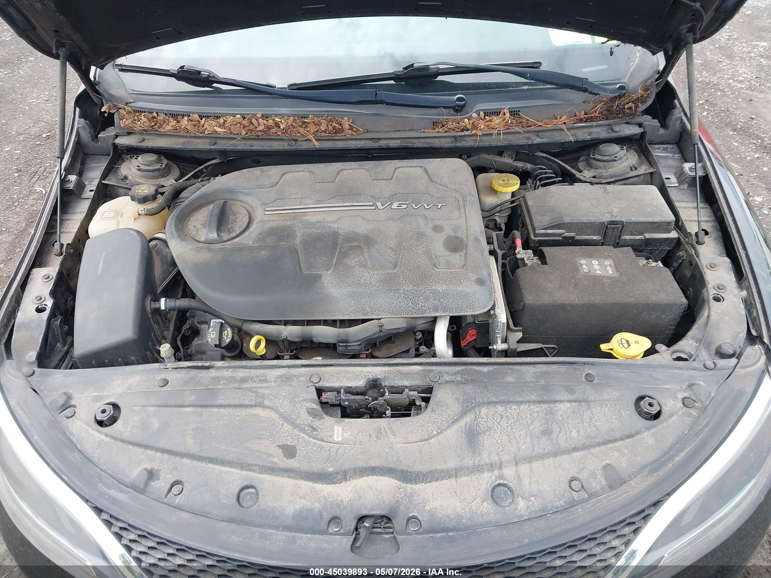 CHRYSLER 200 image 10