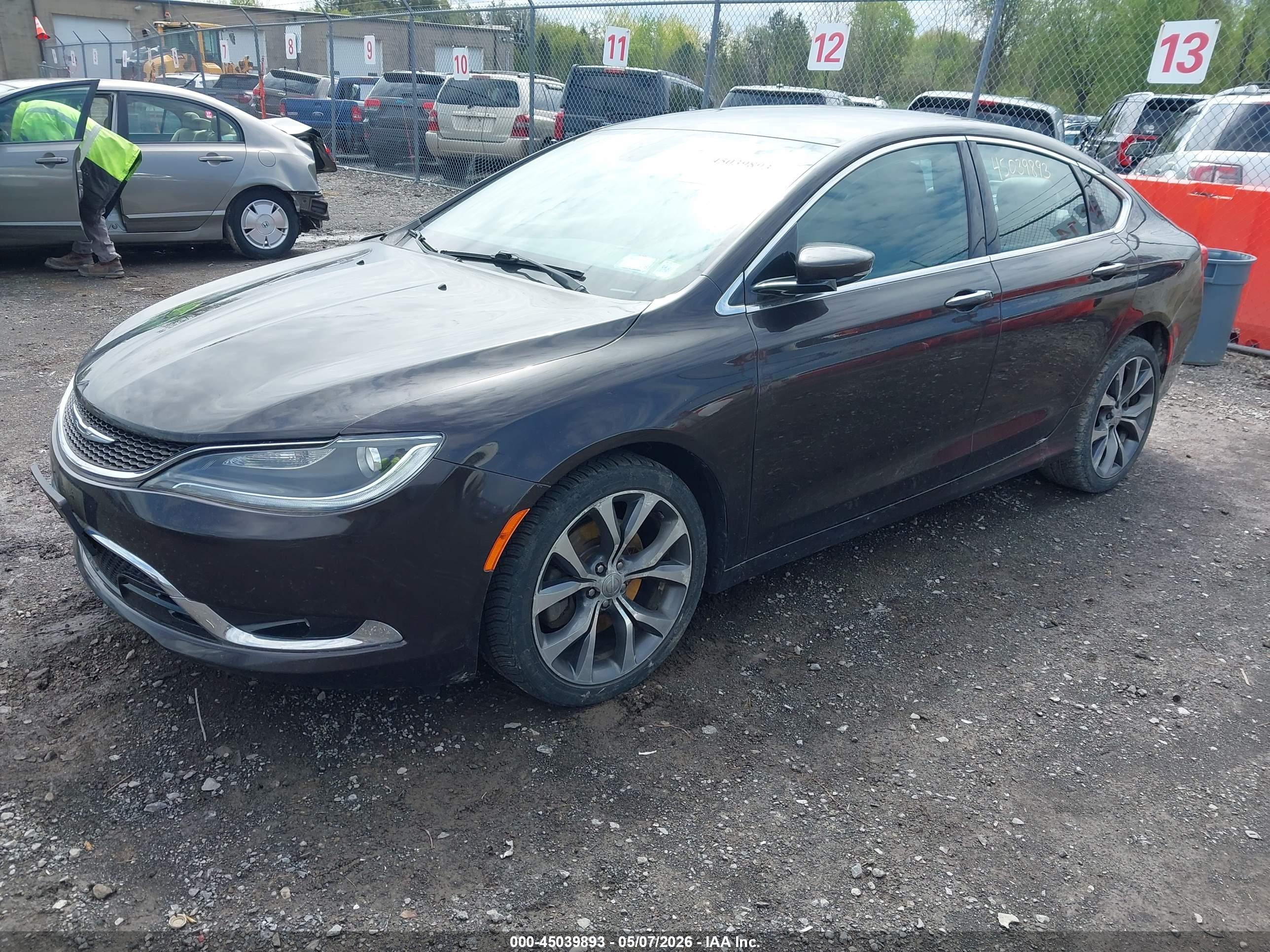 CHRYSLER 200 image 2