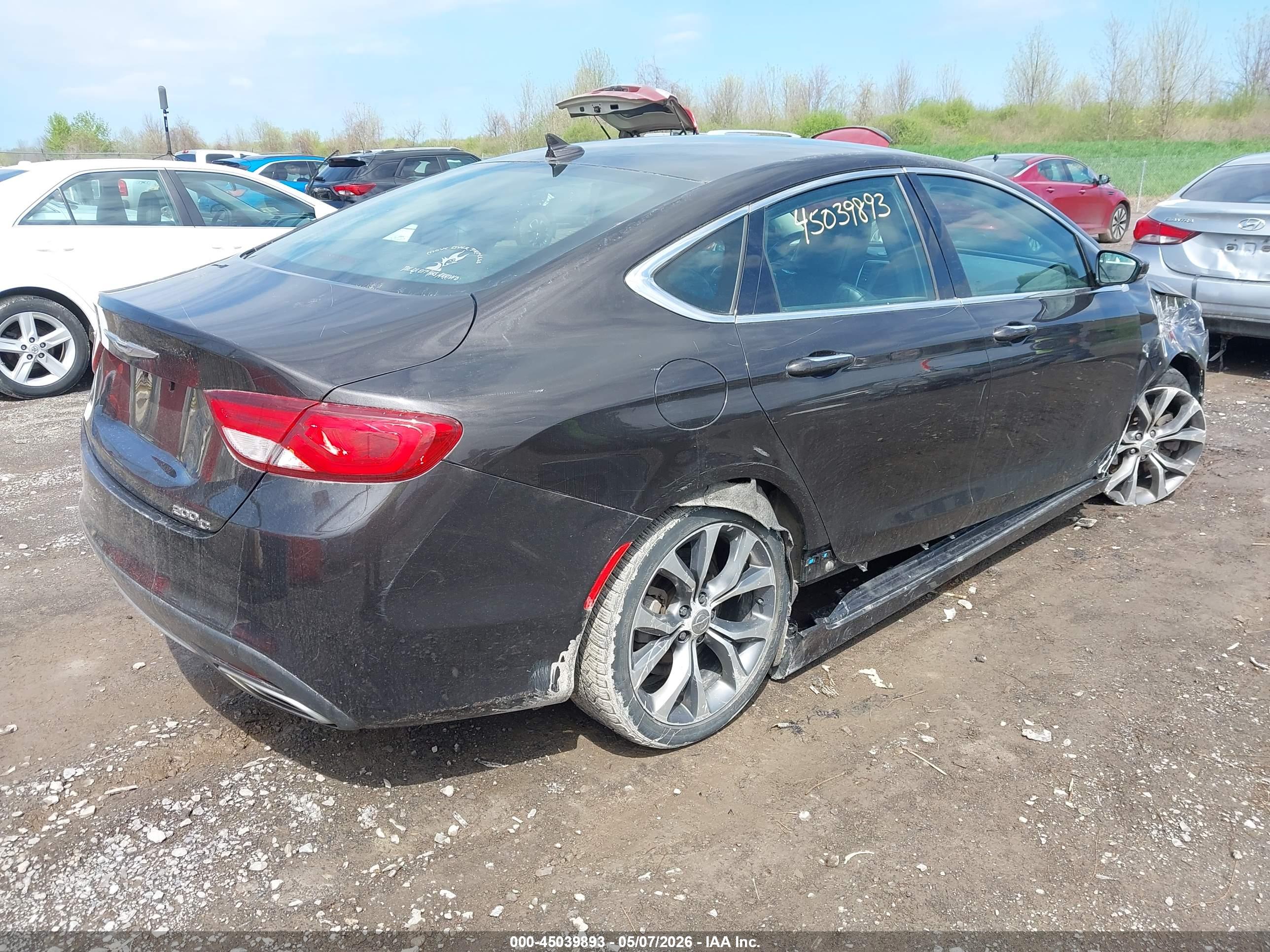 CHRYSLER 200 image 4