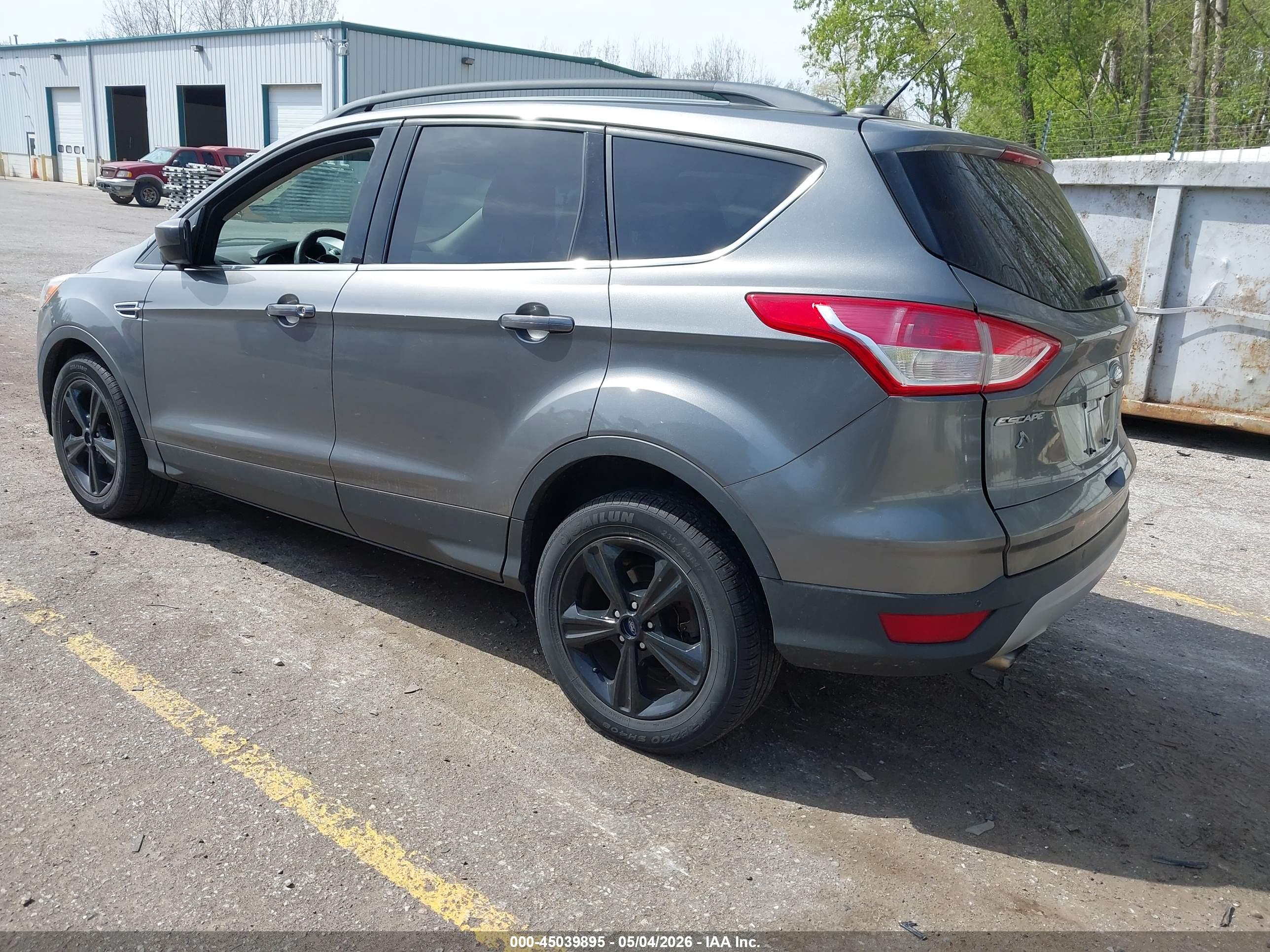 FORD ESCAPE image 3