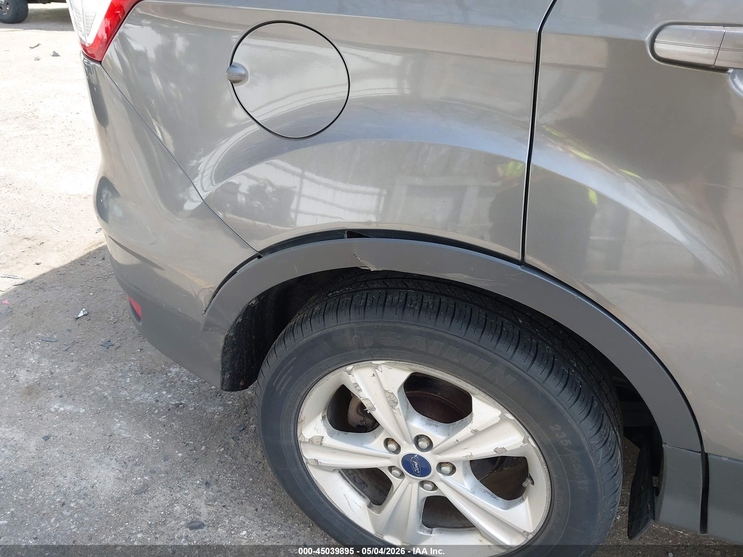 FORD ESCAPE image 6