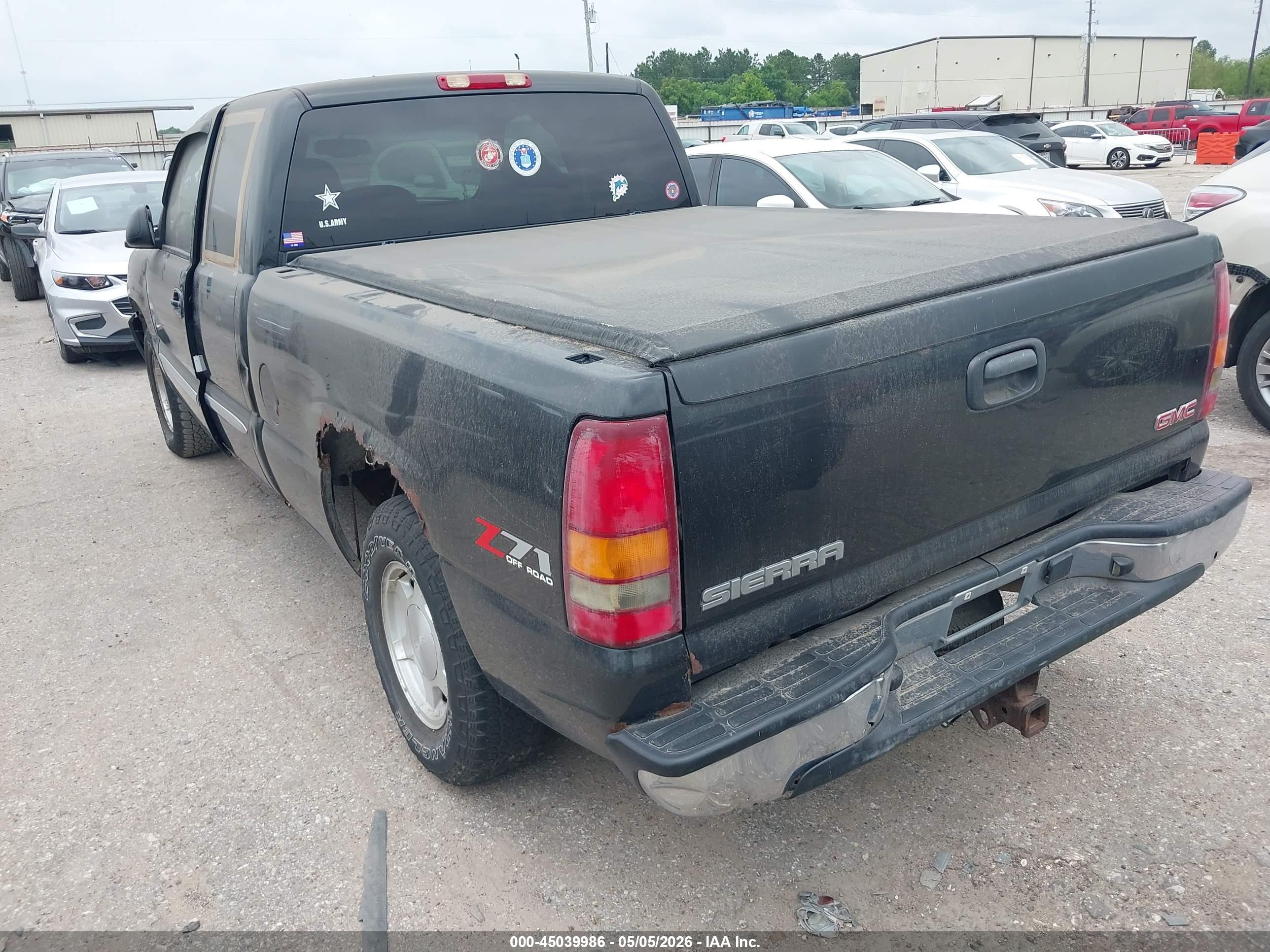 GMC SIERRA image 3