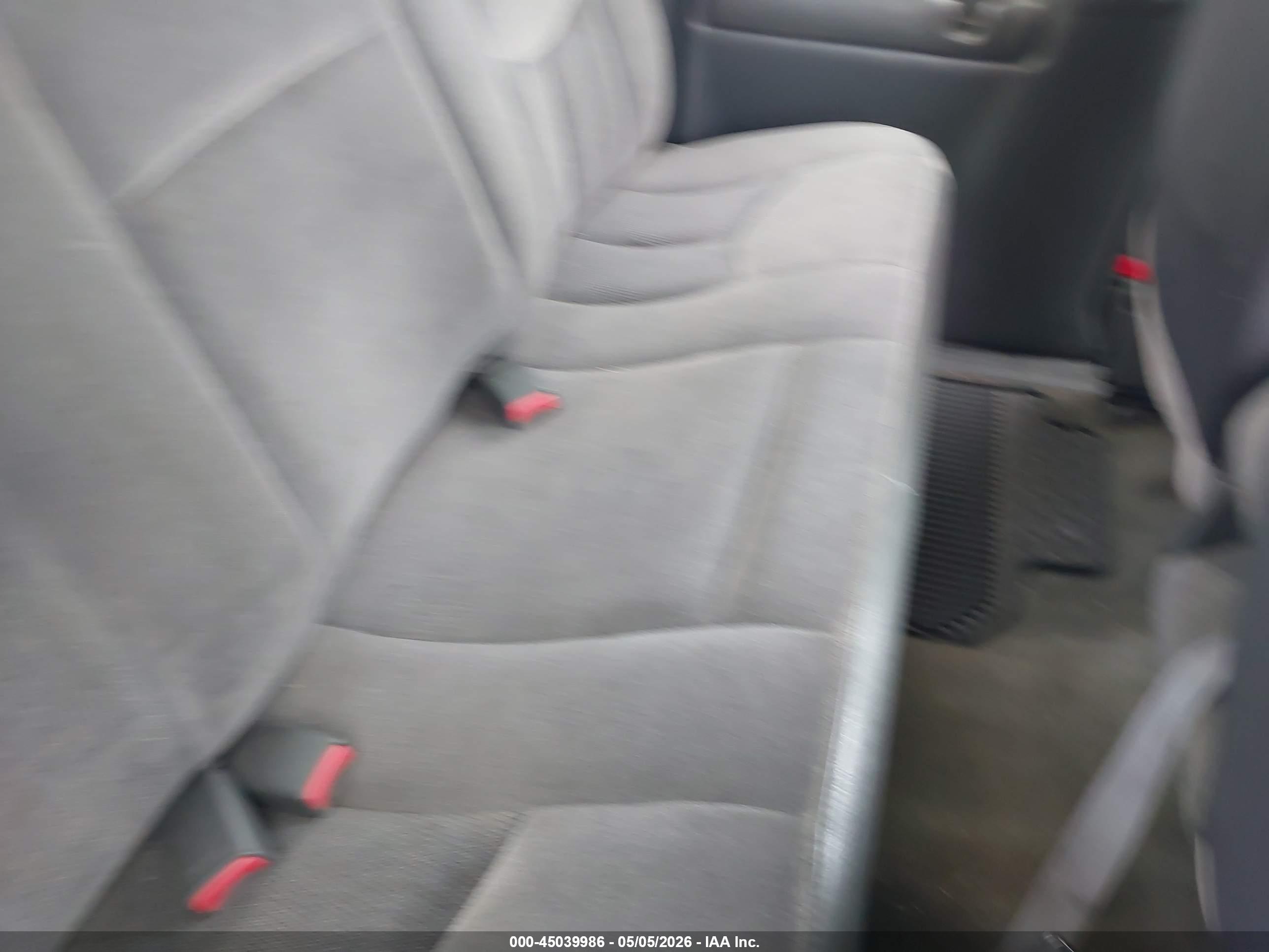 GMC SIERRA image 8