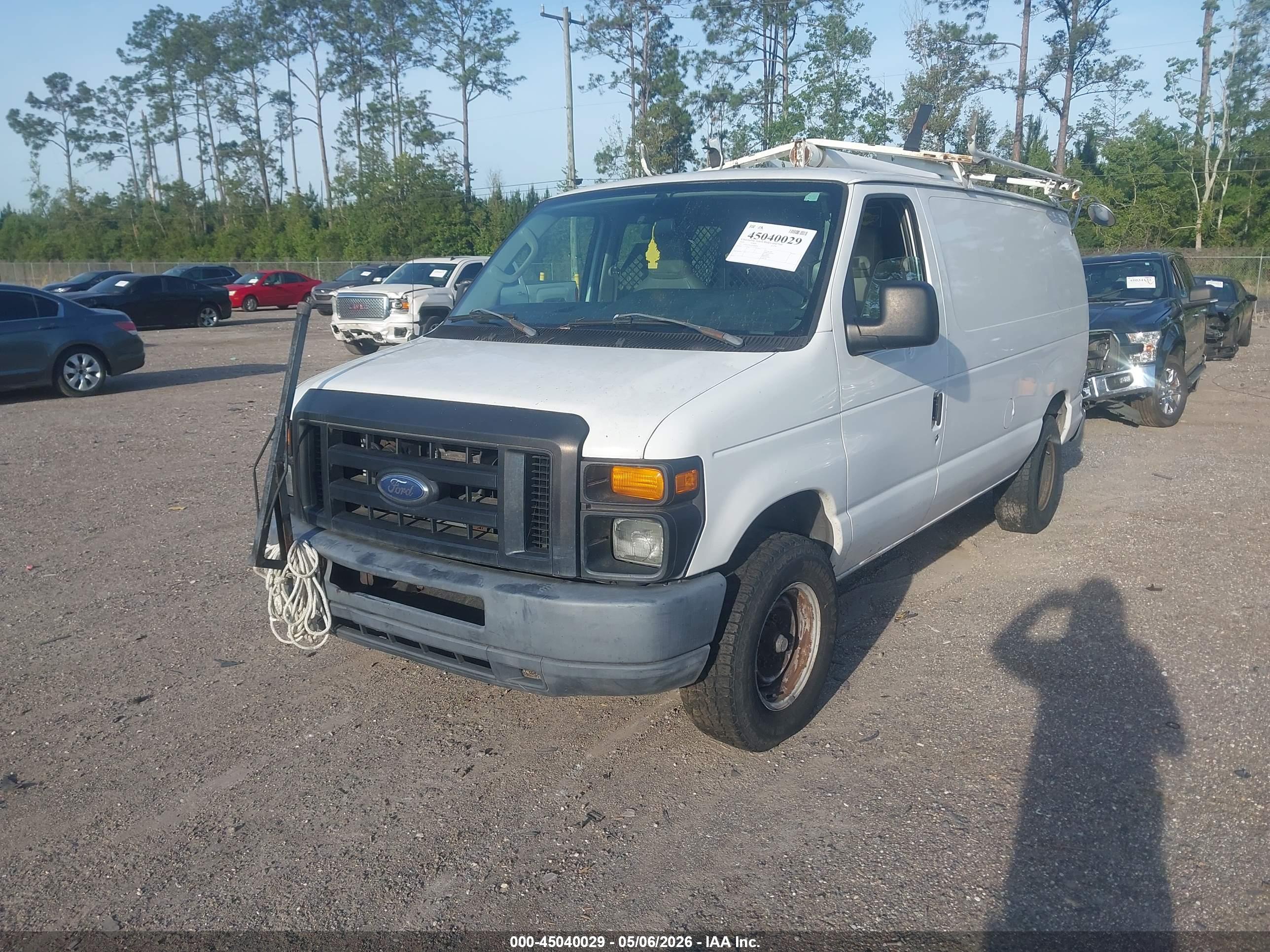 FORD E-250 image 2