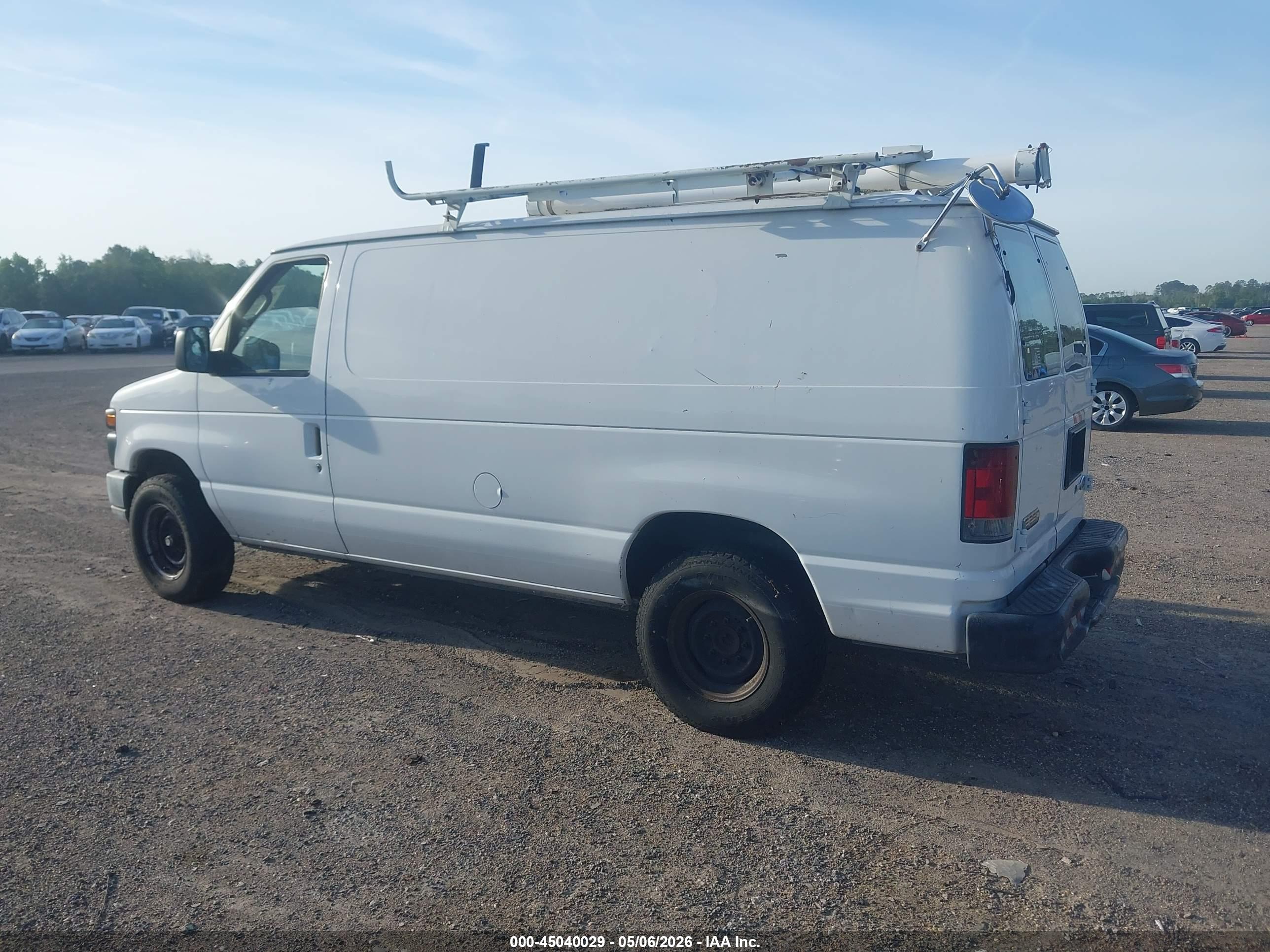 FORD E-250 image 3