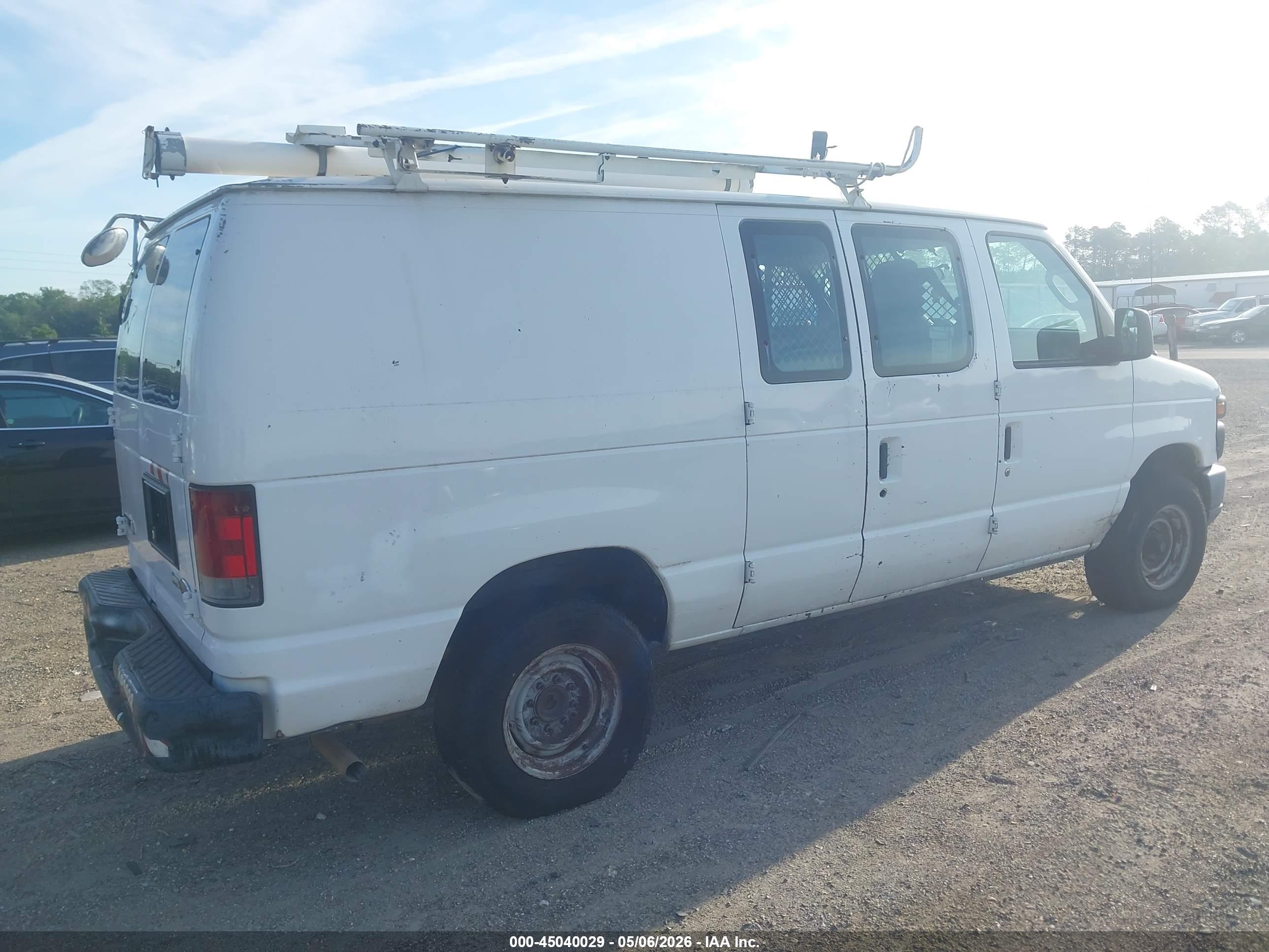 FORD E-250 image 4