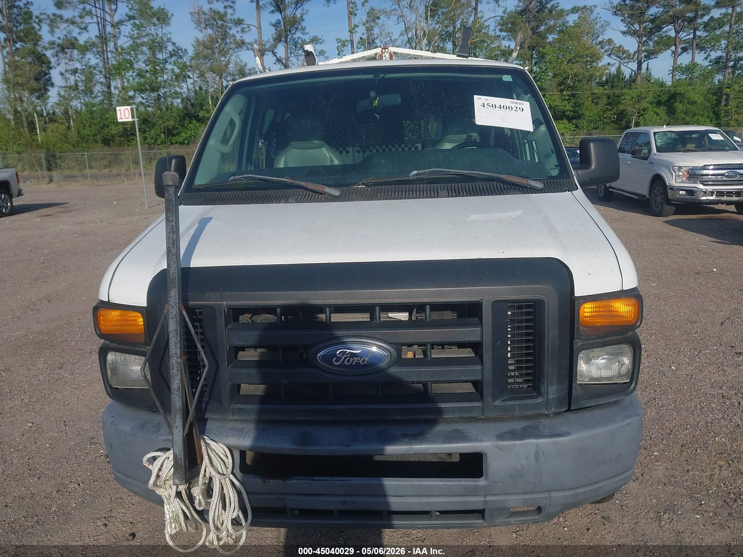 FORD E-250 image 6