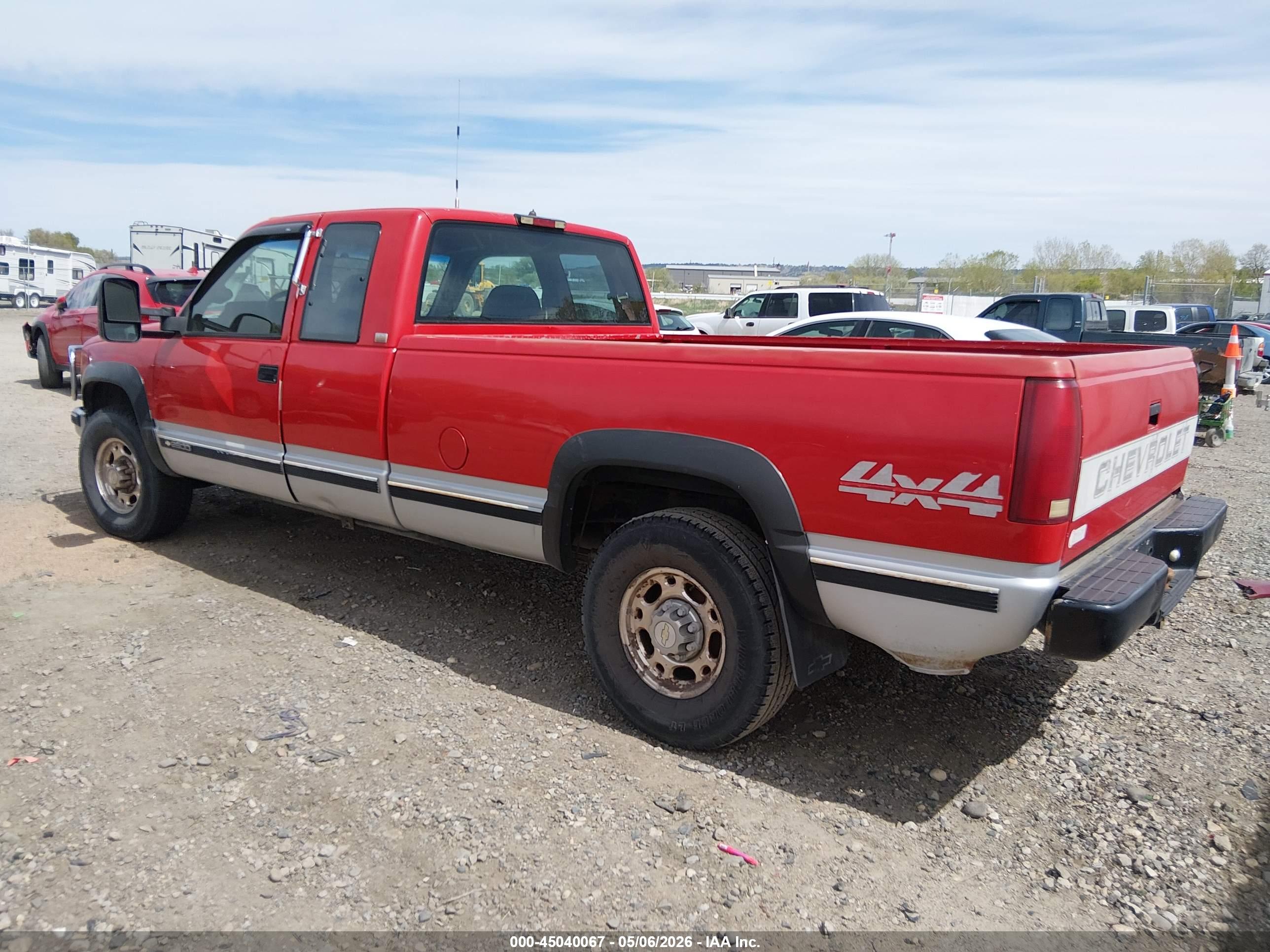 CHEVROLET GMT-400 image 3