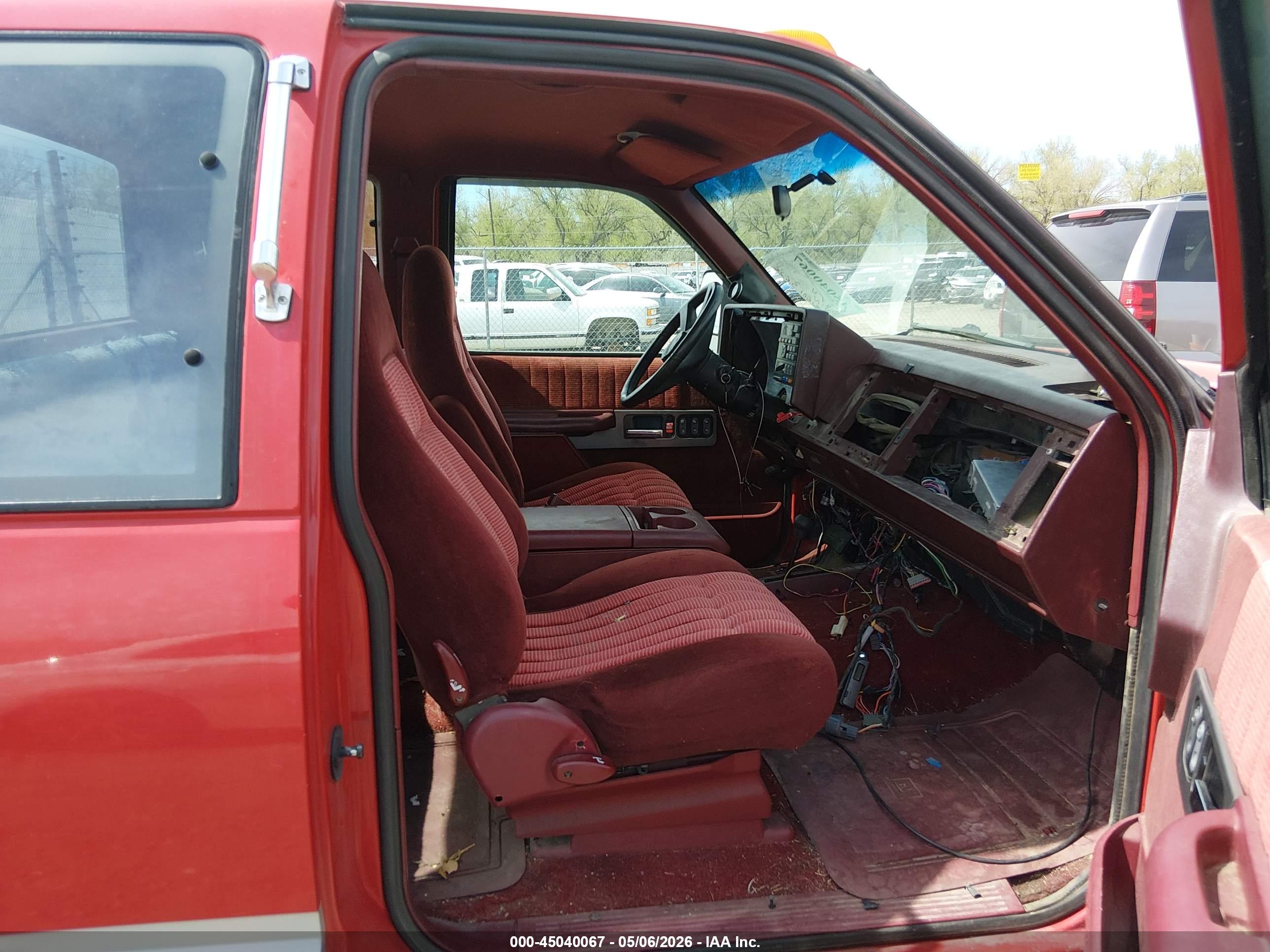 CHEVROLET GMT-400 image 5