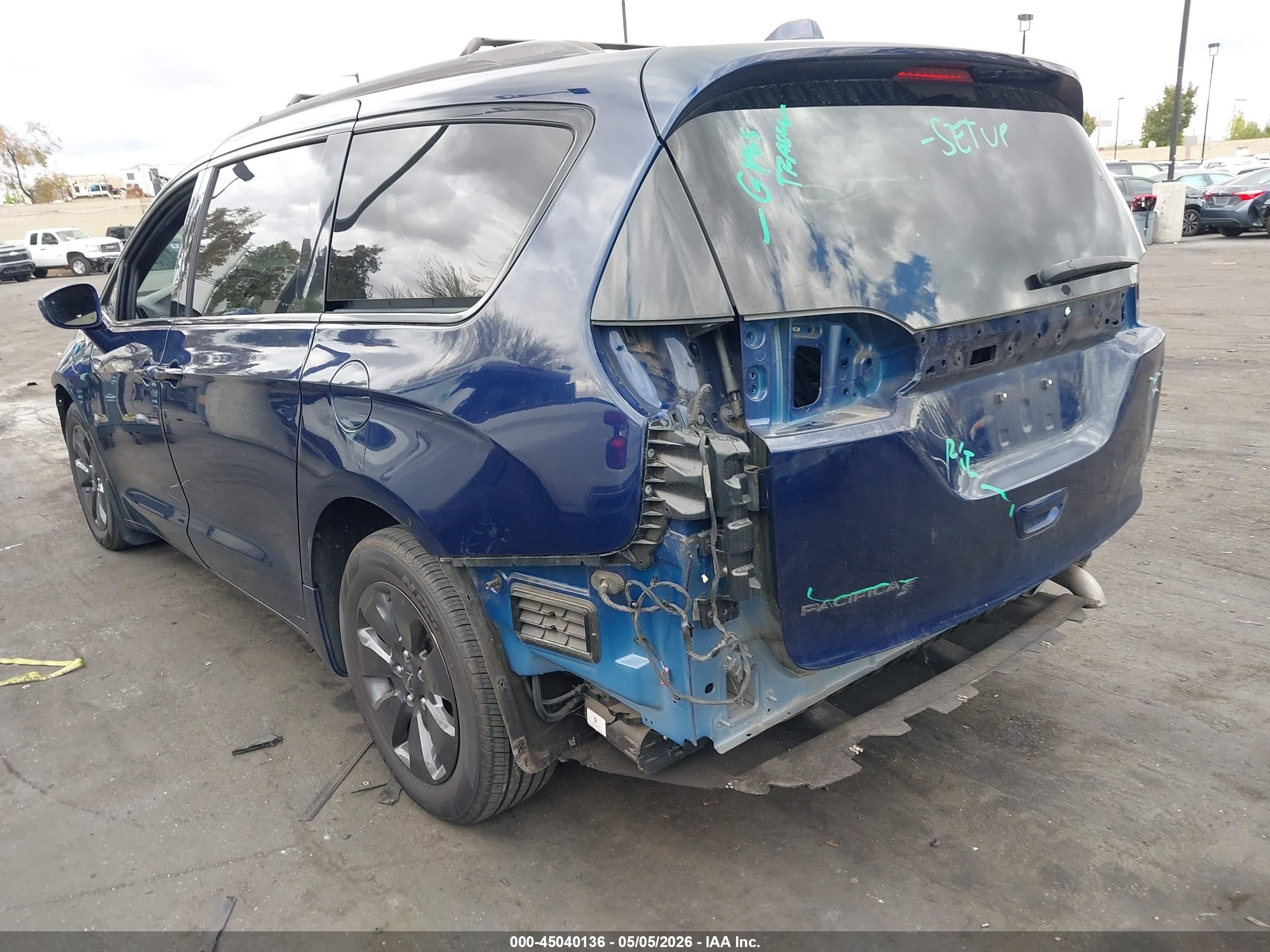 CHRYSLER PACIFICA image 3
