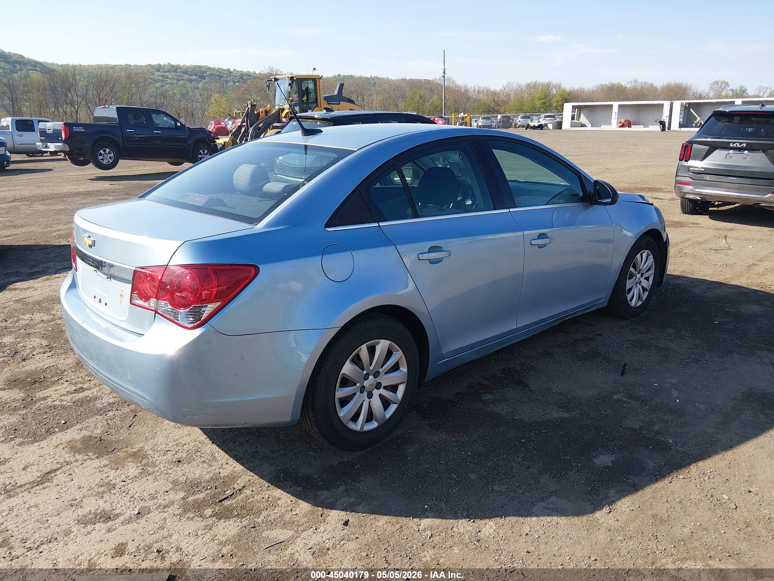 CHEVROLET CRUZE image 4