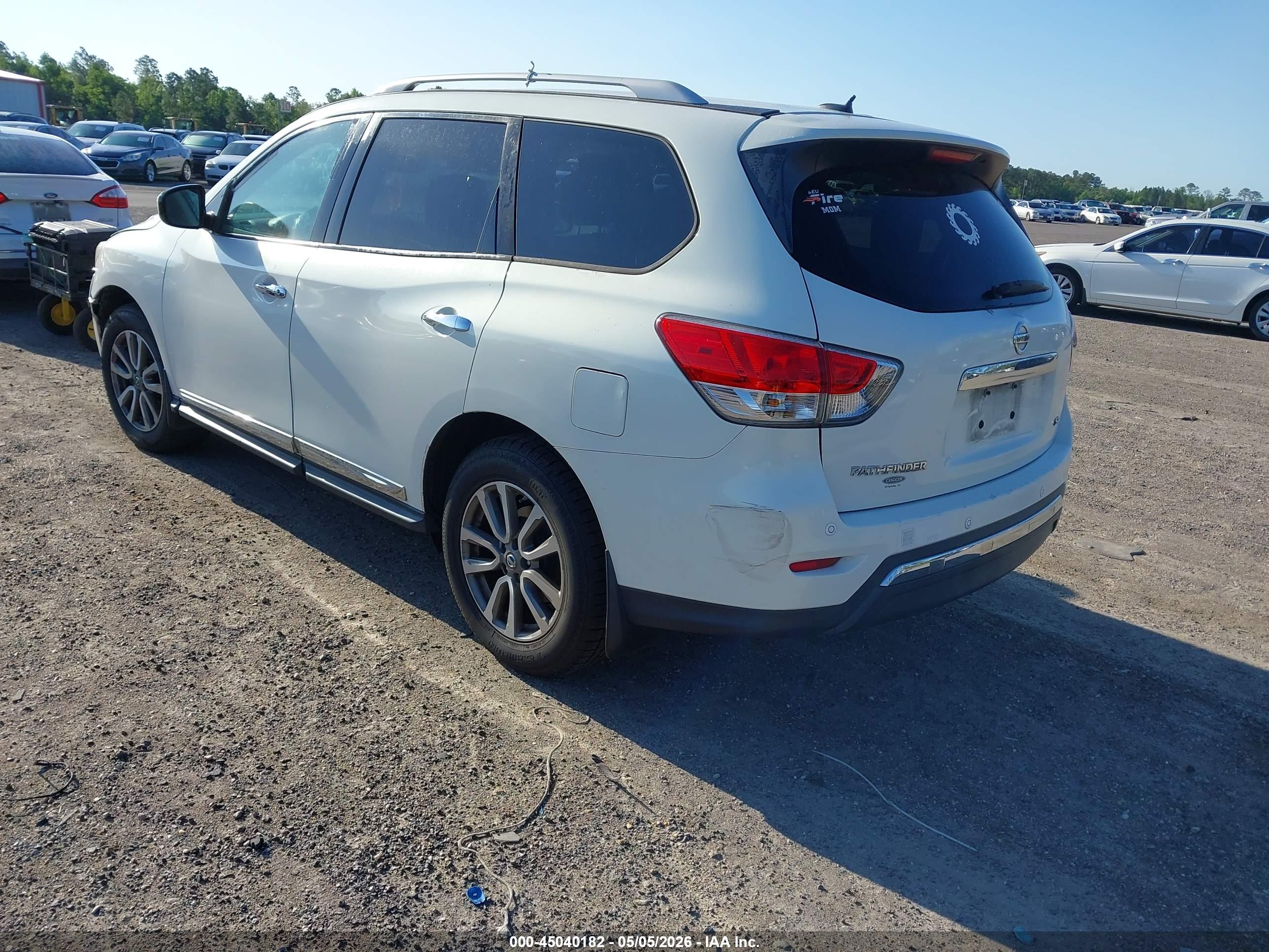 NISSAN PATHFINDER image 3