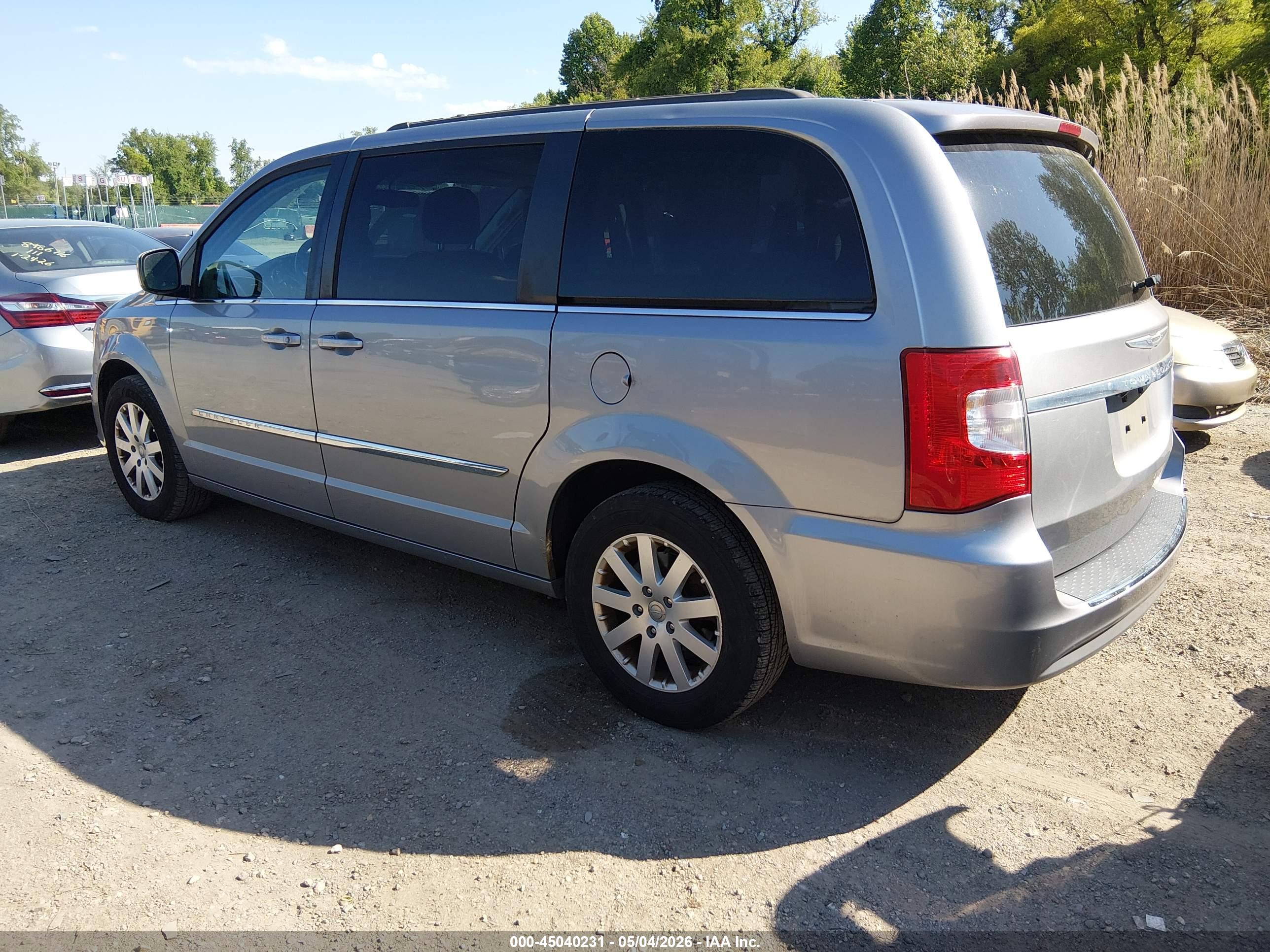 CHRYSLER TOWN image 3