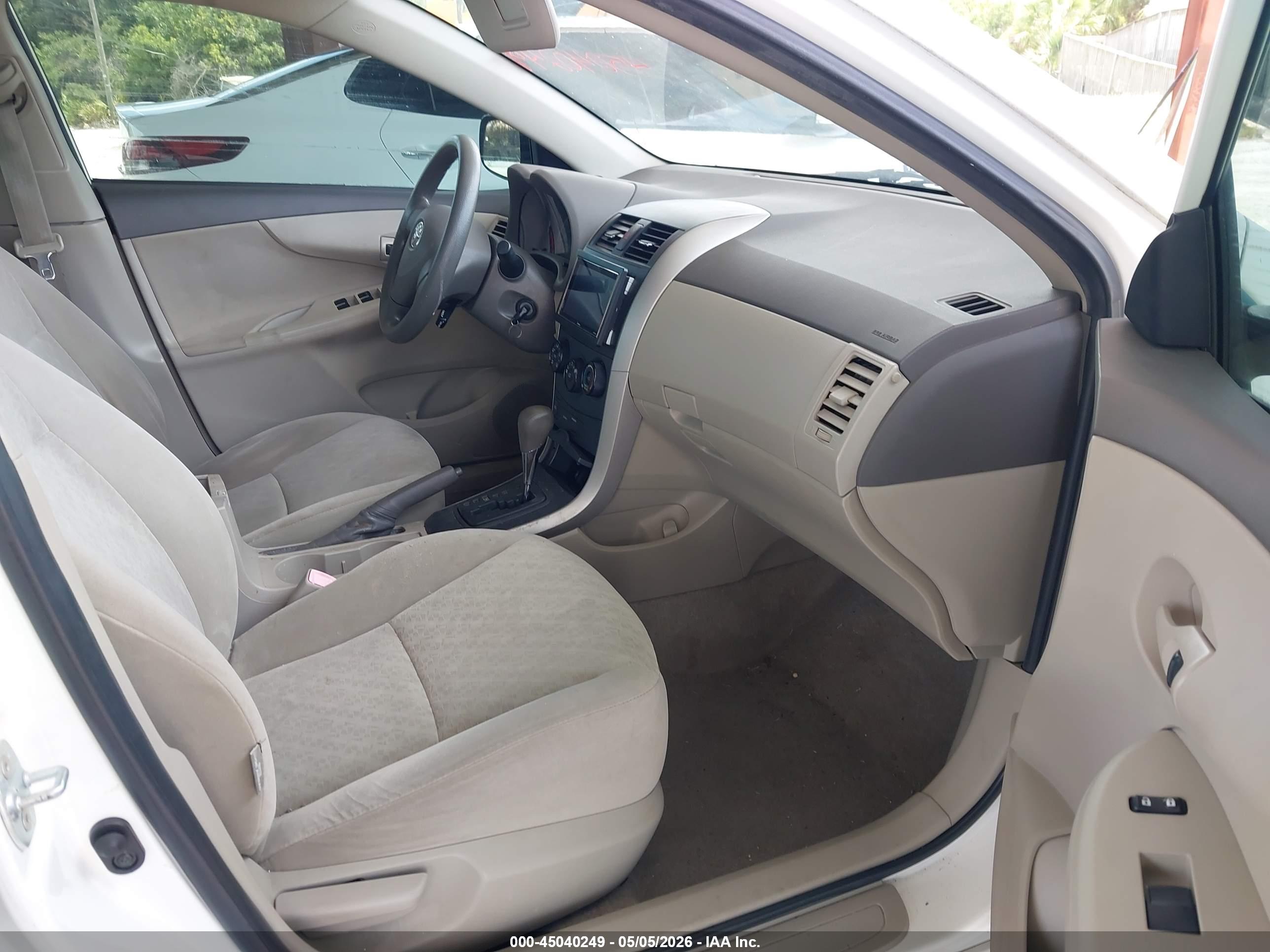TOYOTA COROLLA image 5