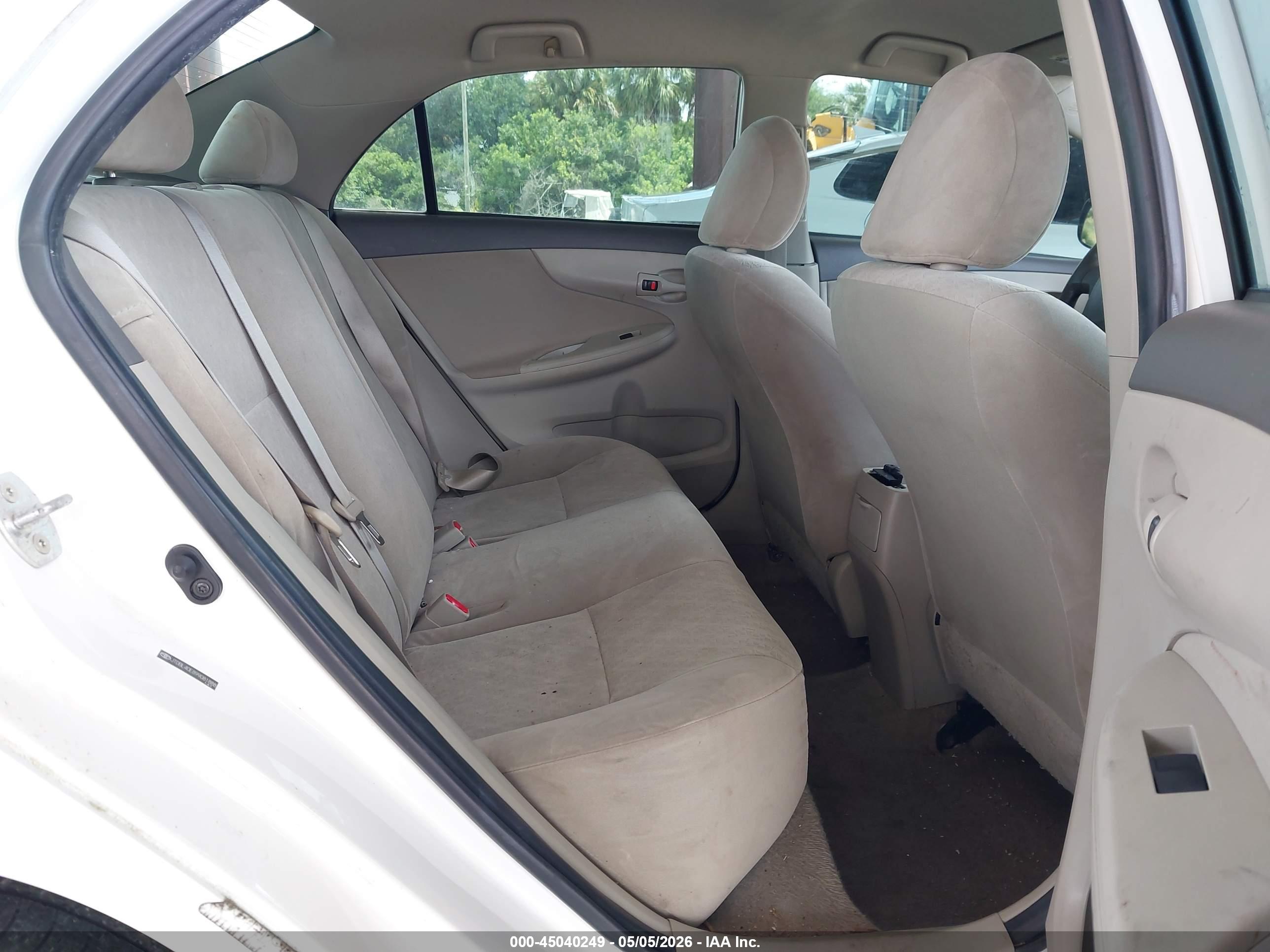 TOYOTA COROLLA image 8