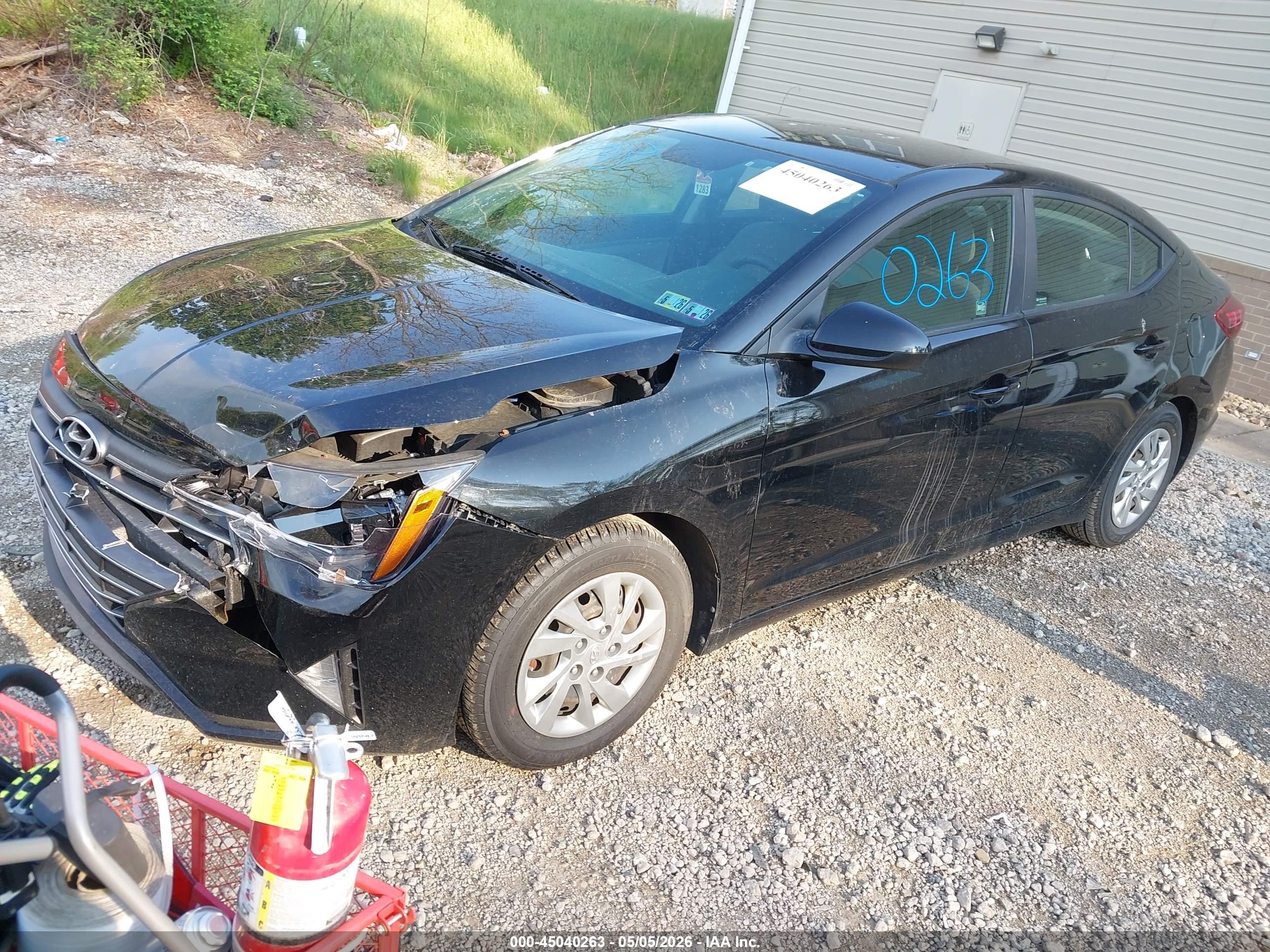 HYUNDAI ELANTRA image 2