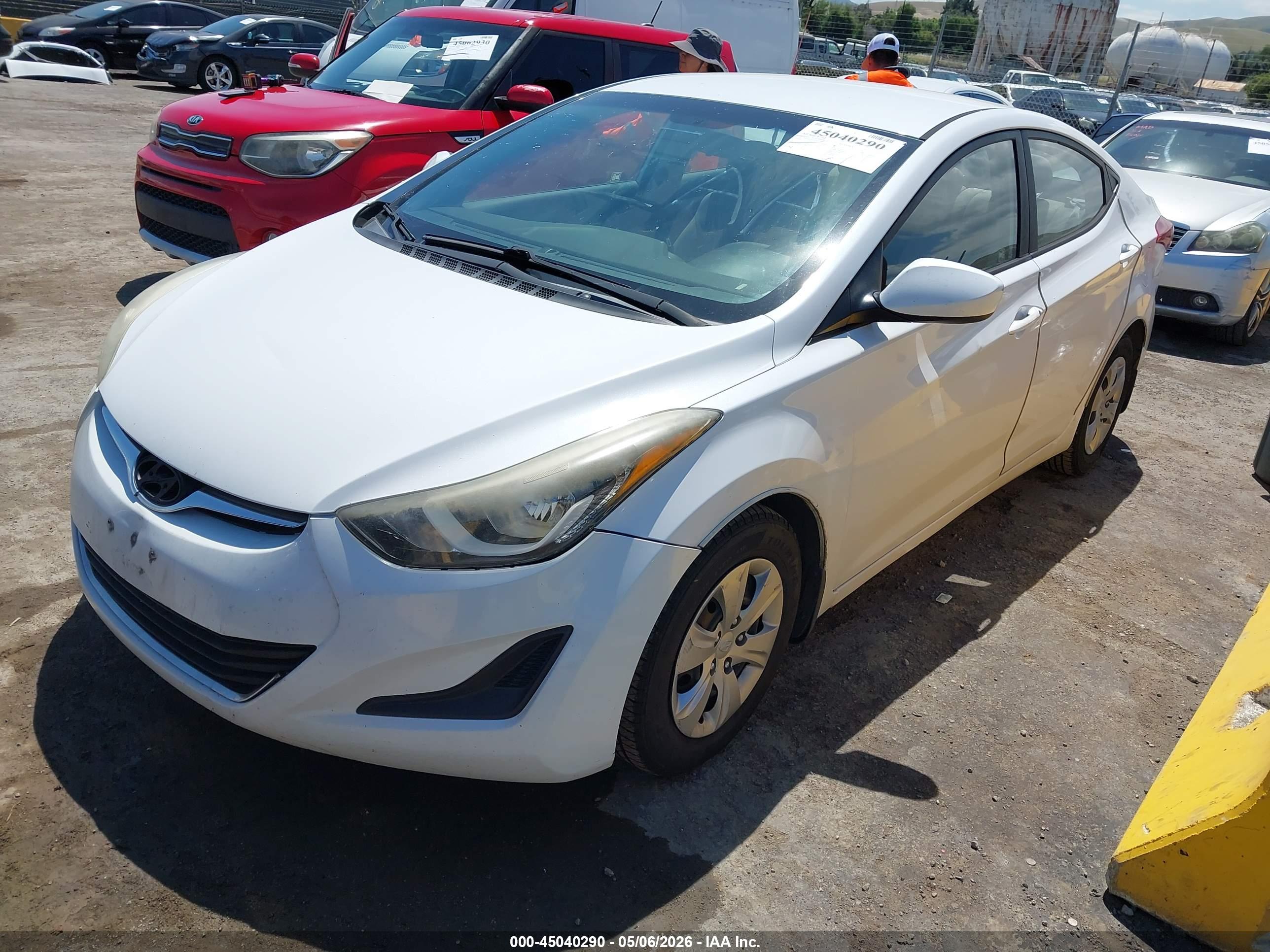 HYUNDAI ELANTRA image 2
