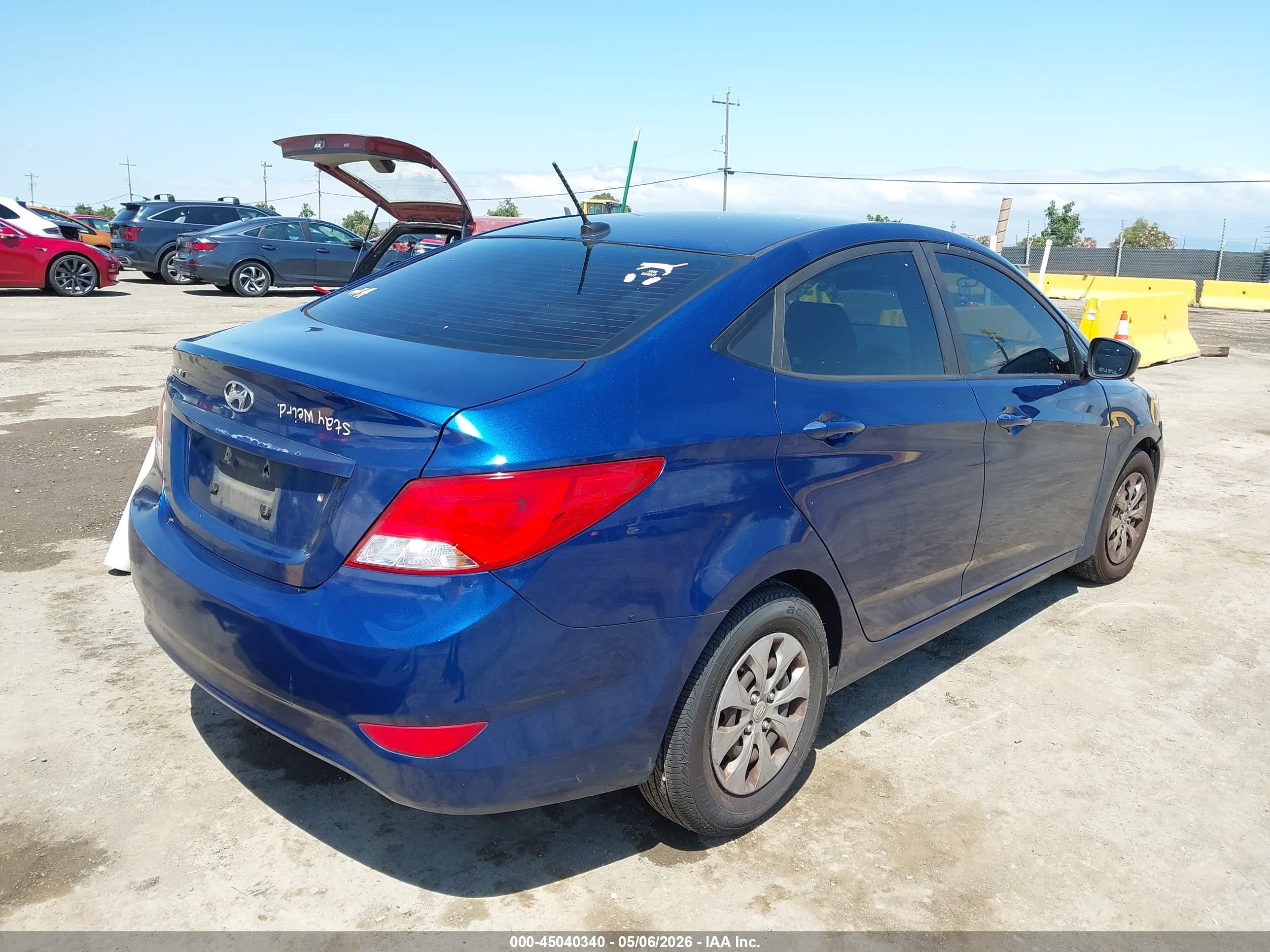 HYUNDAI ACCENT image 6