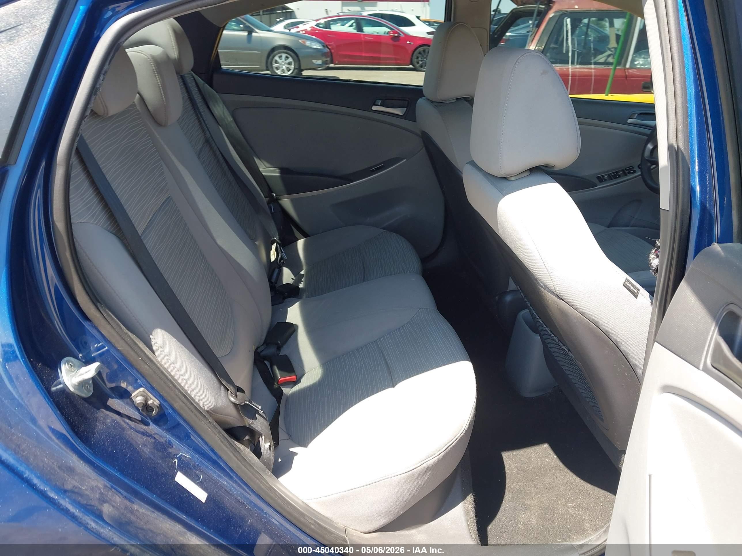 HYUNDAI ACCENT image 8