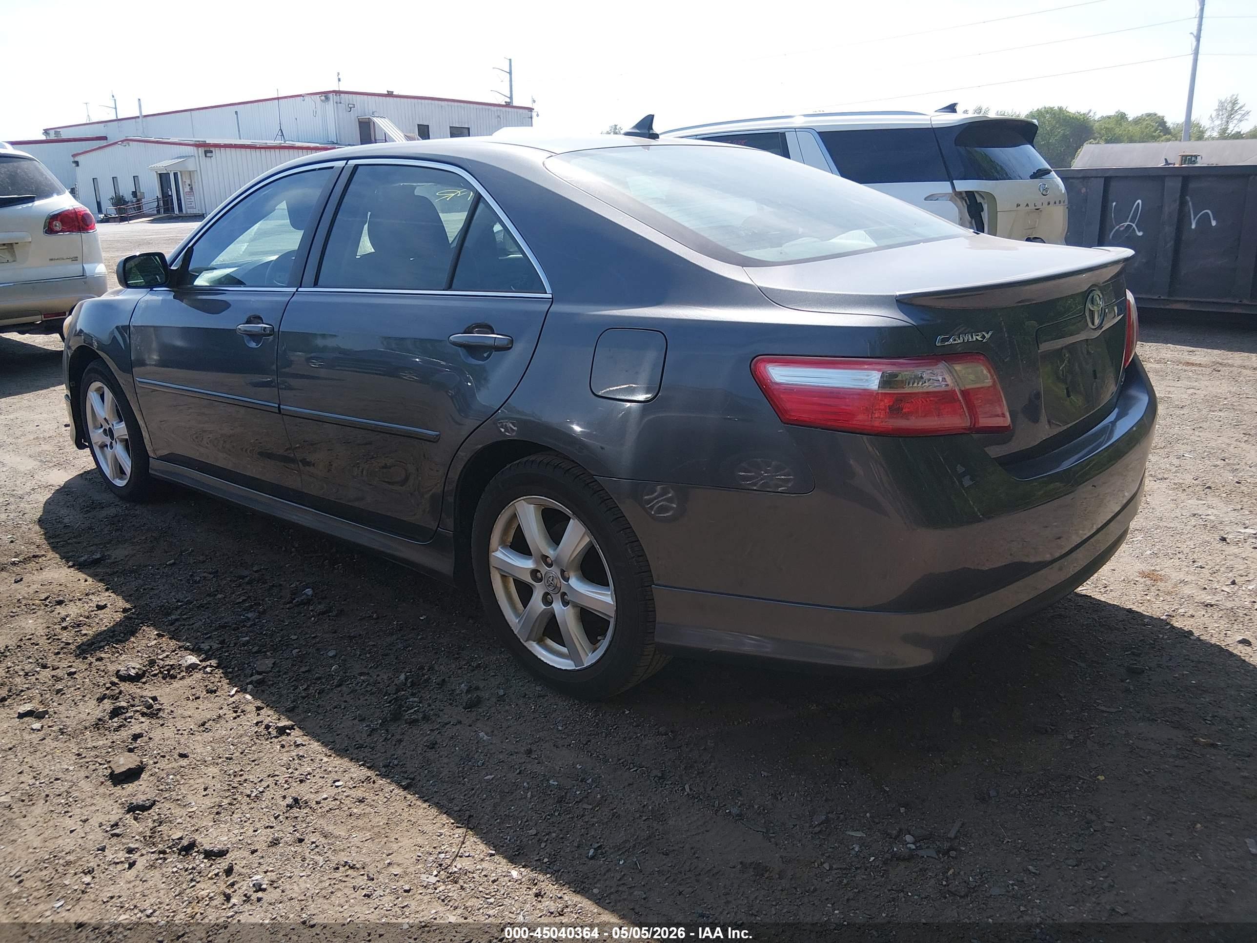 TOYOTA CAMRY image 3