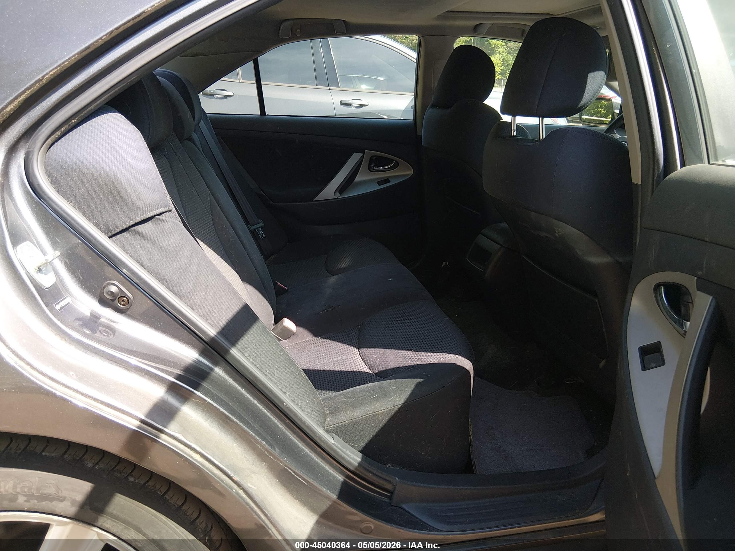 TOYOTA CAMRY image 8