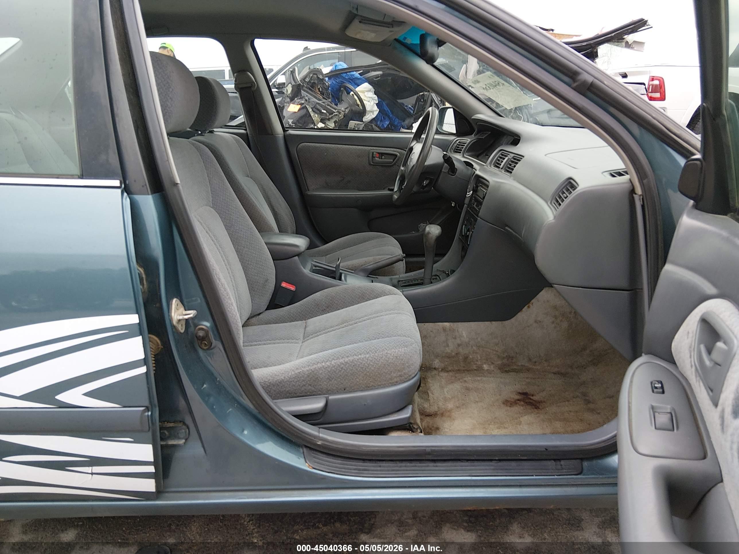 TOYOTA CAMRY image 5