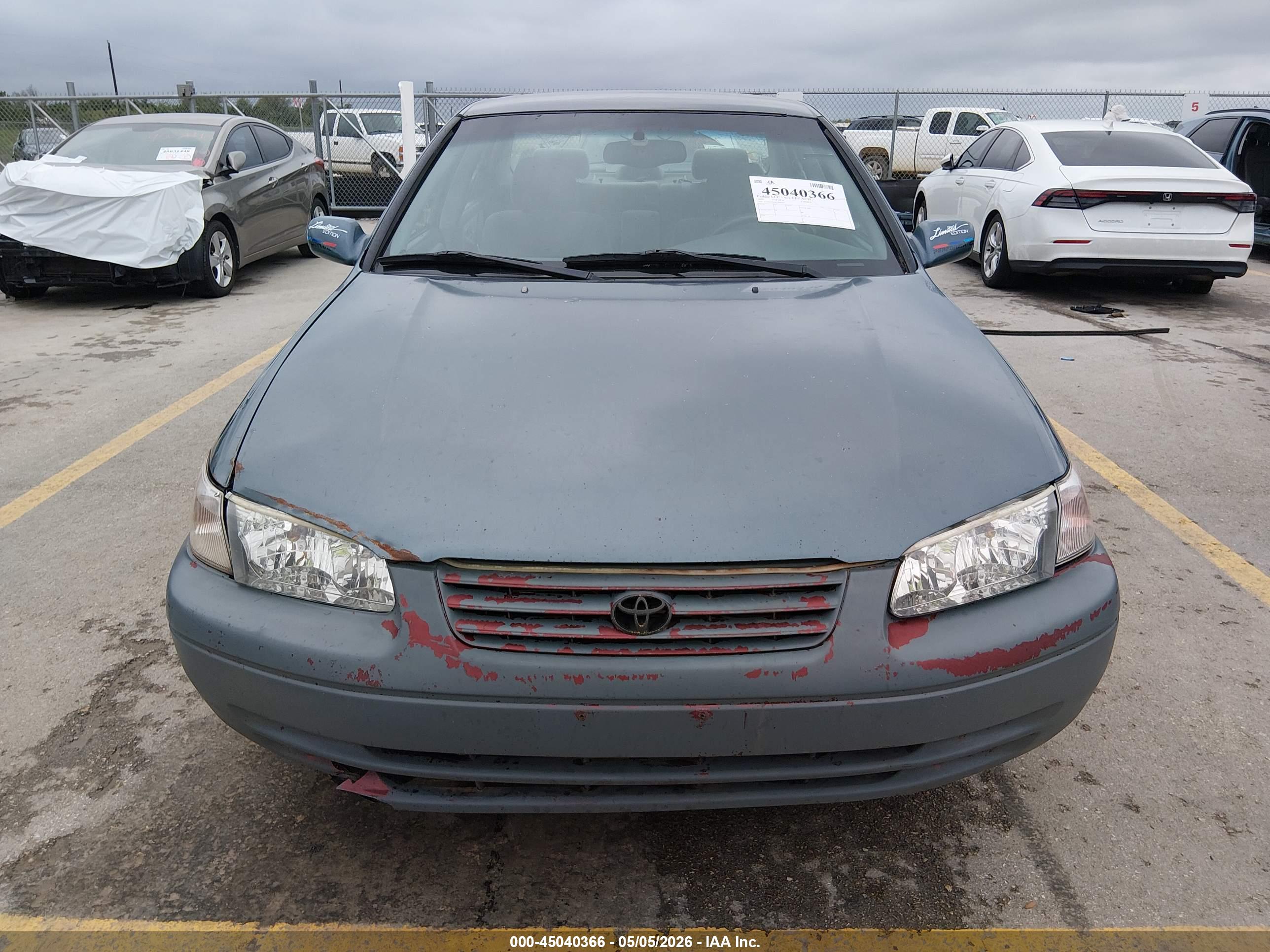 TOYOTA CAMRY image 6