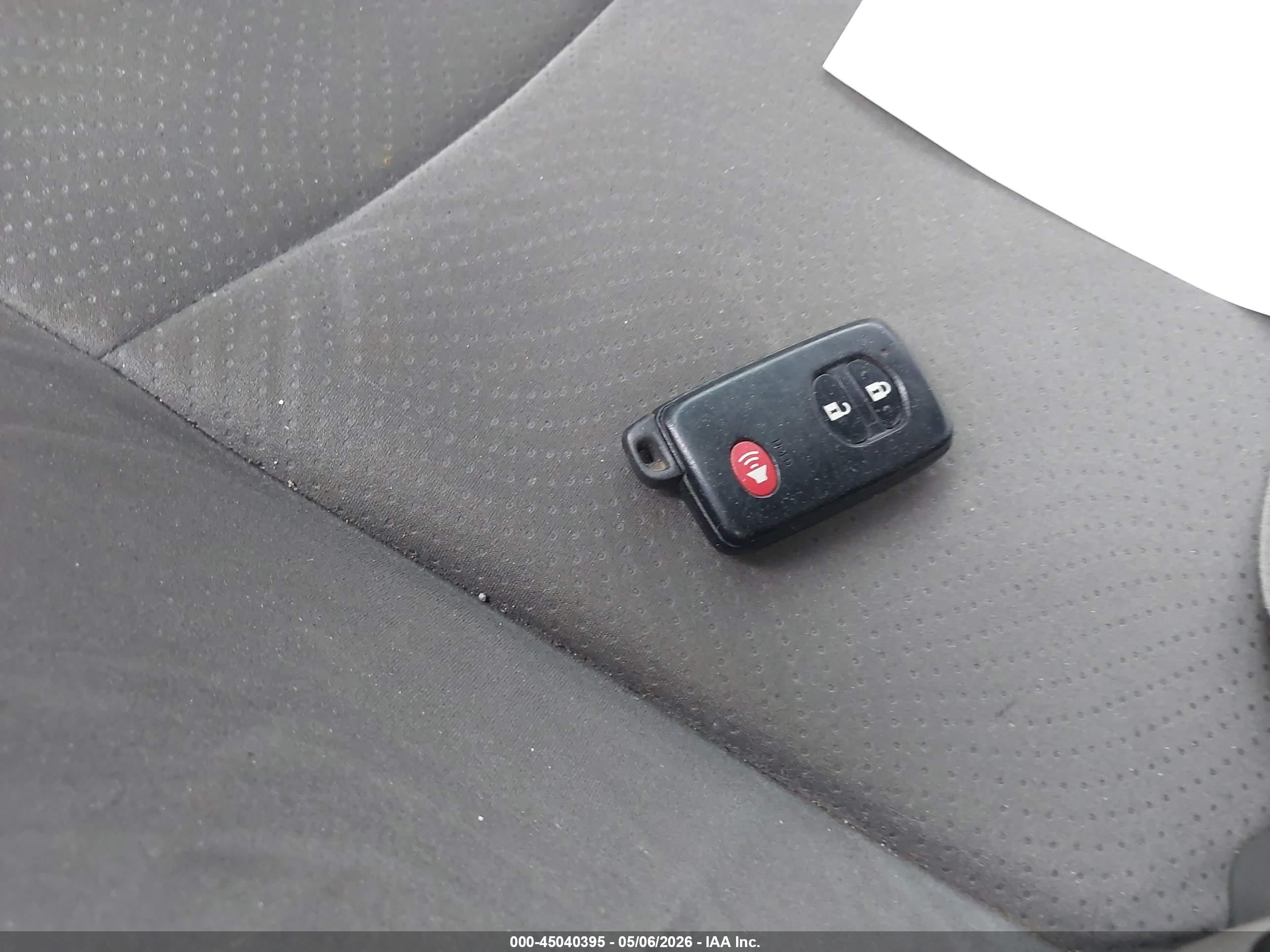 TOYOTA PRIUS image 11