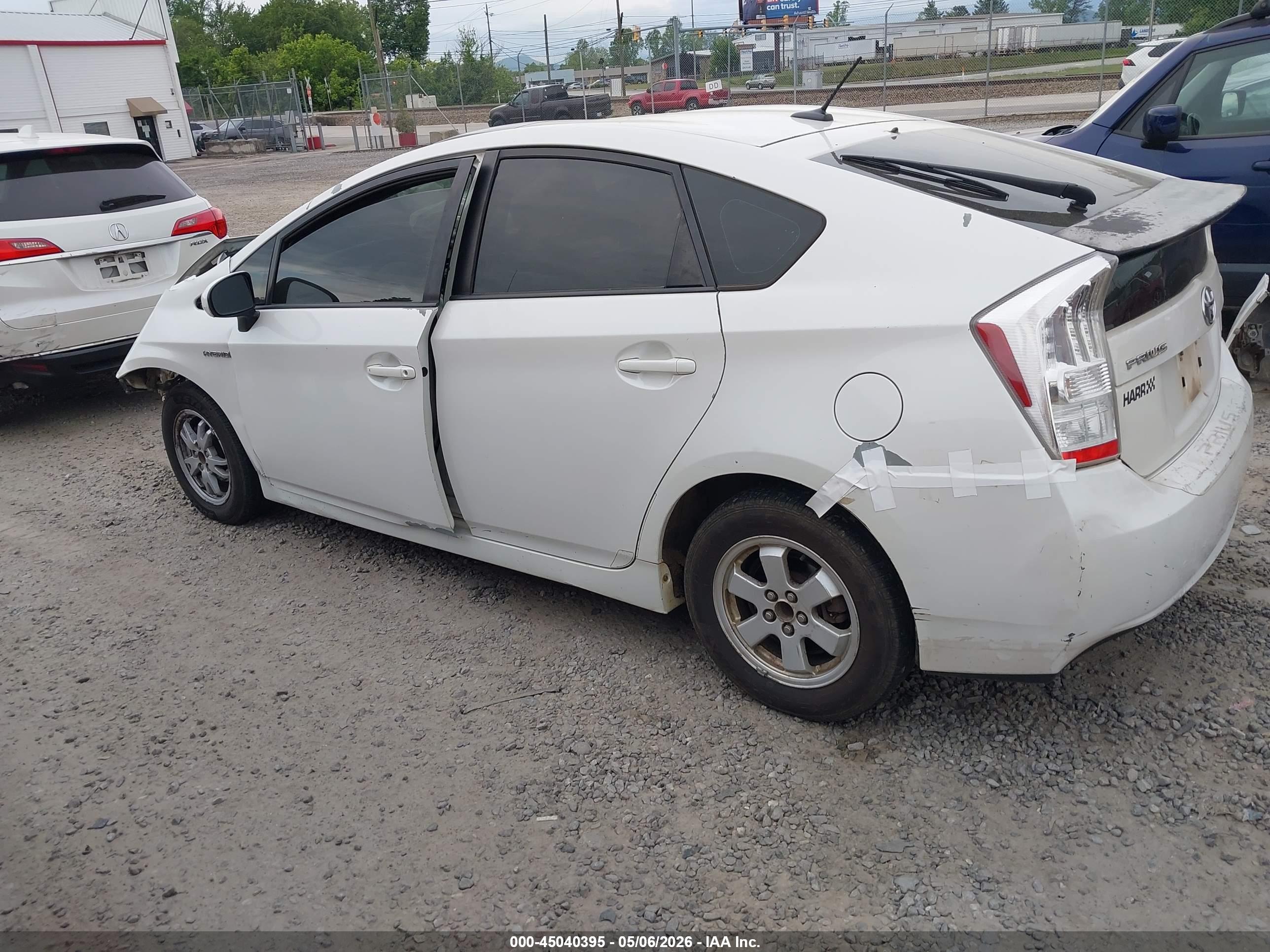 TOYOTA PRIUS image 3