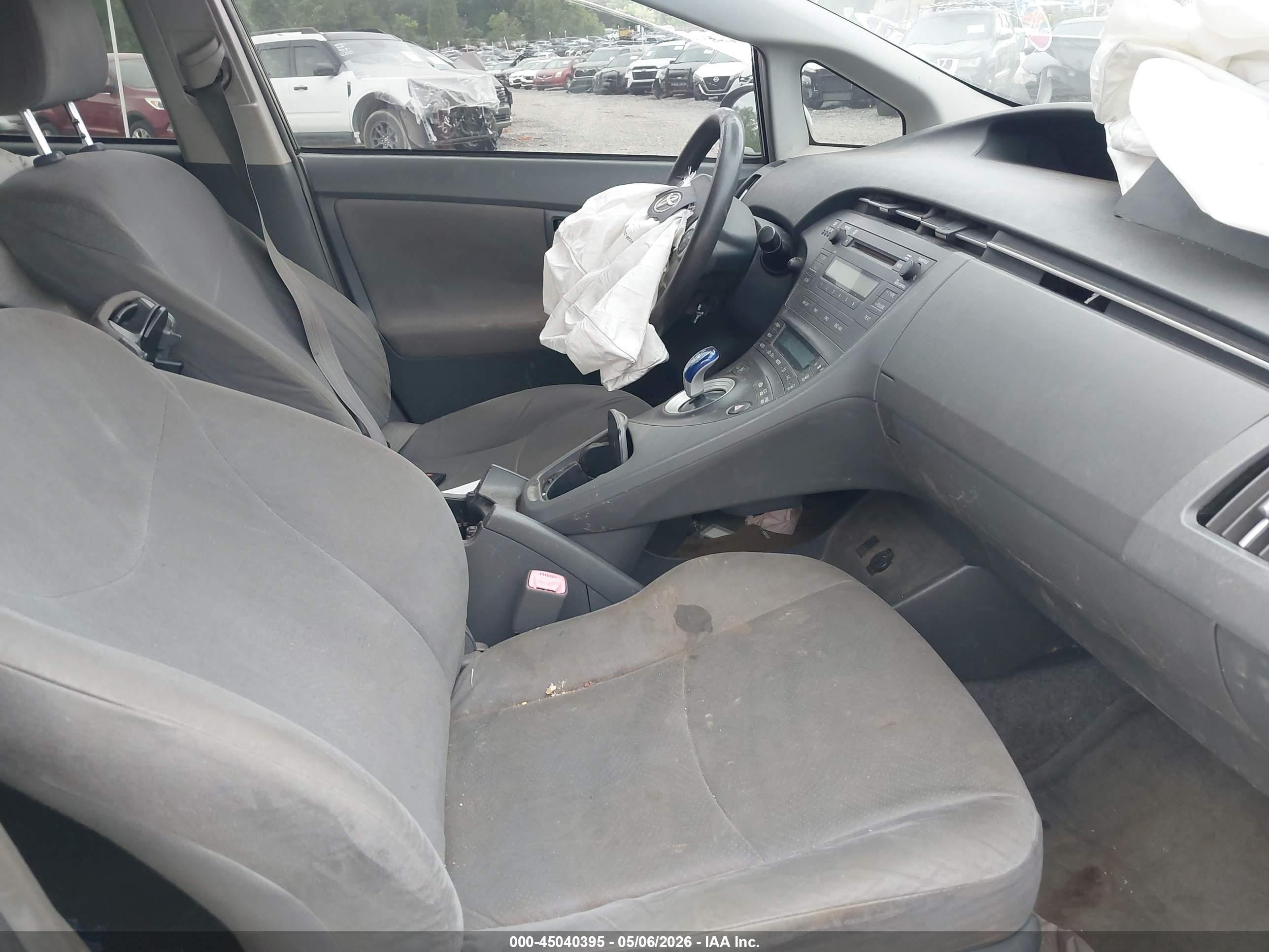 TOYOTA PRIUS image 5