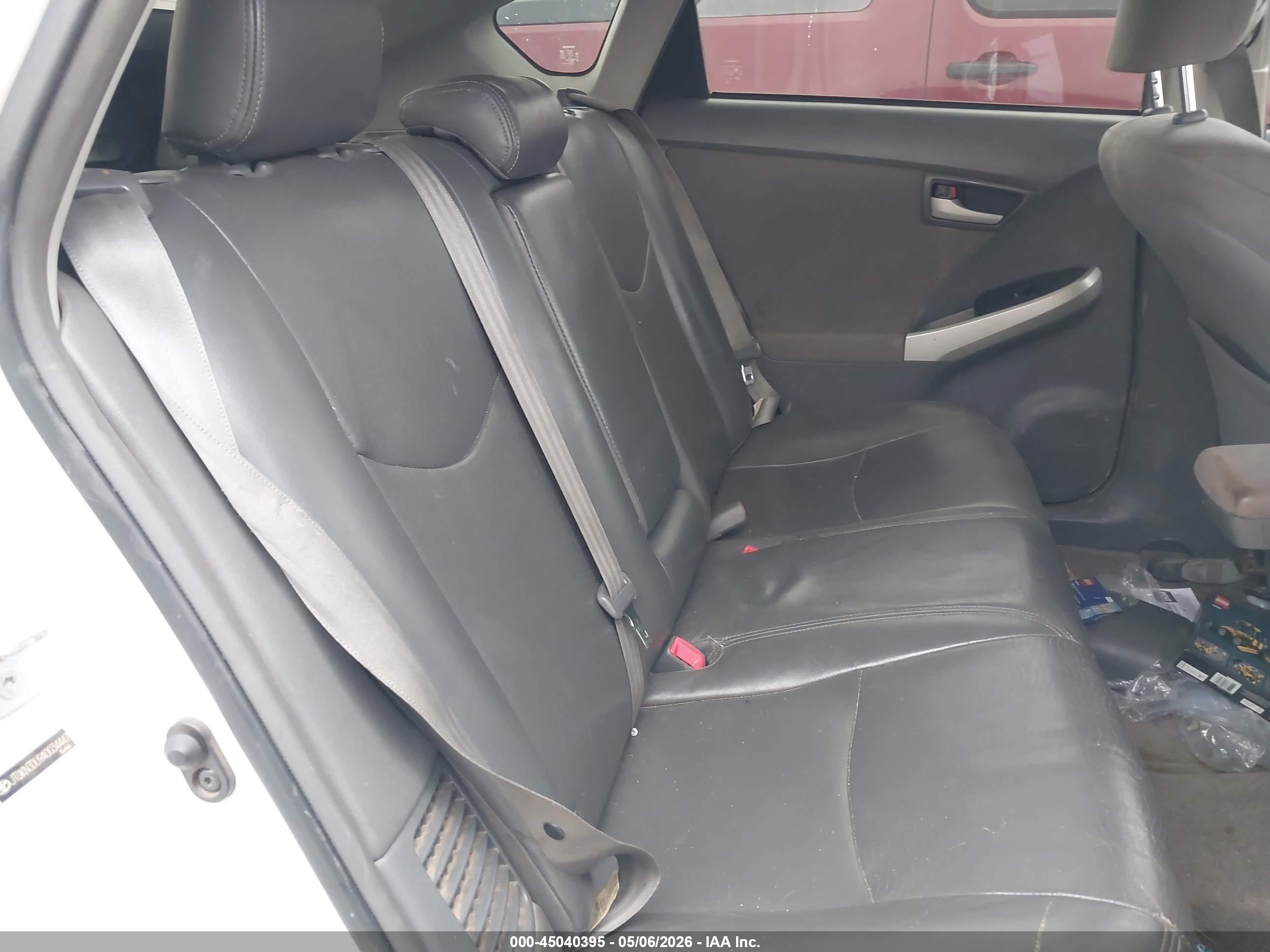TOYOTA PRIUS image 8