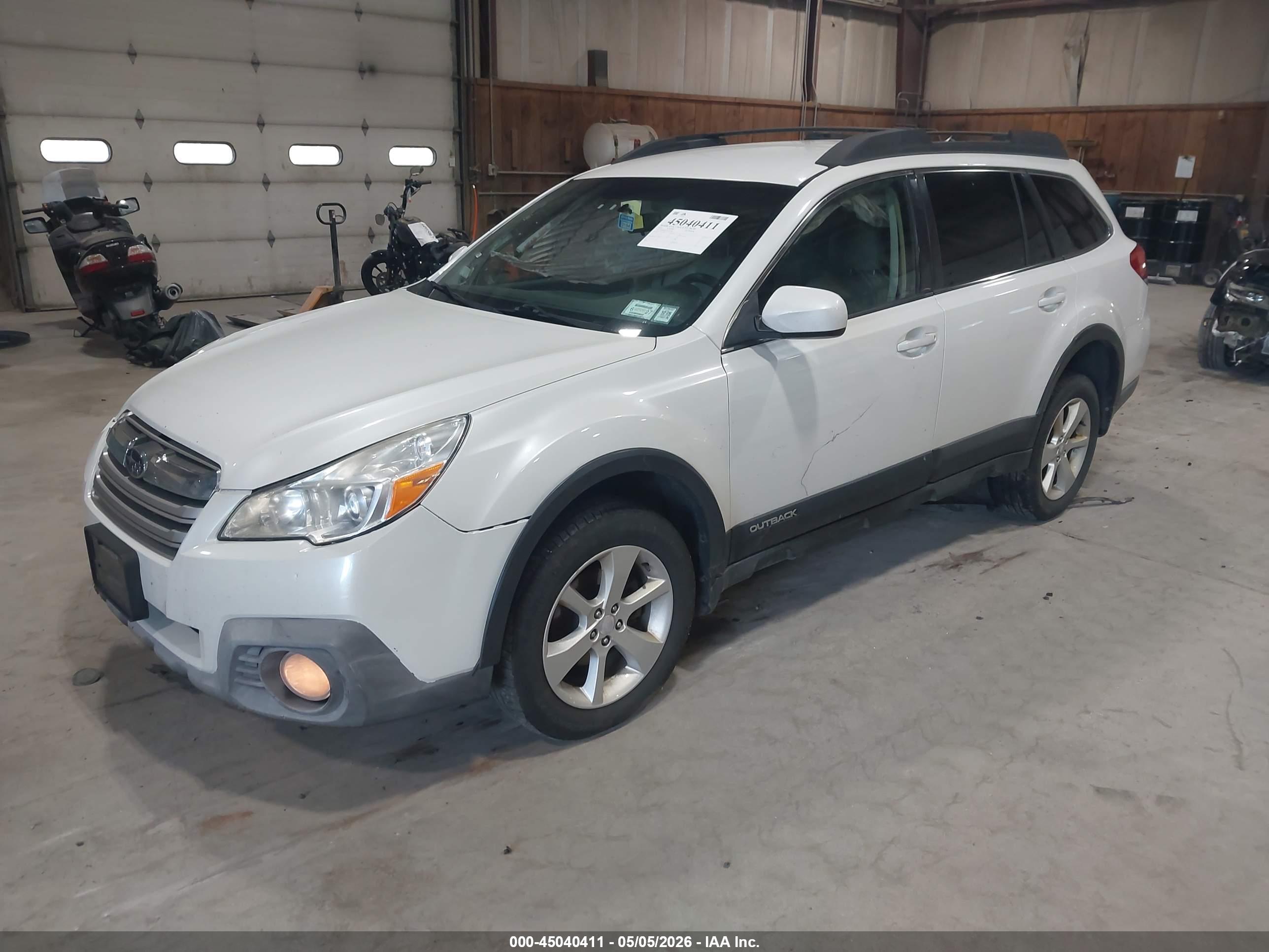 SUBARU OUTBACK image 2