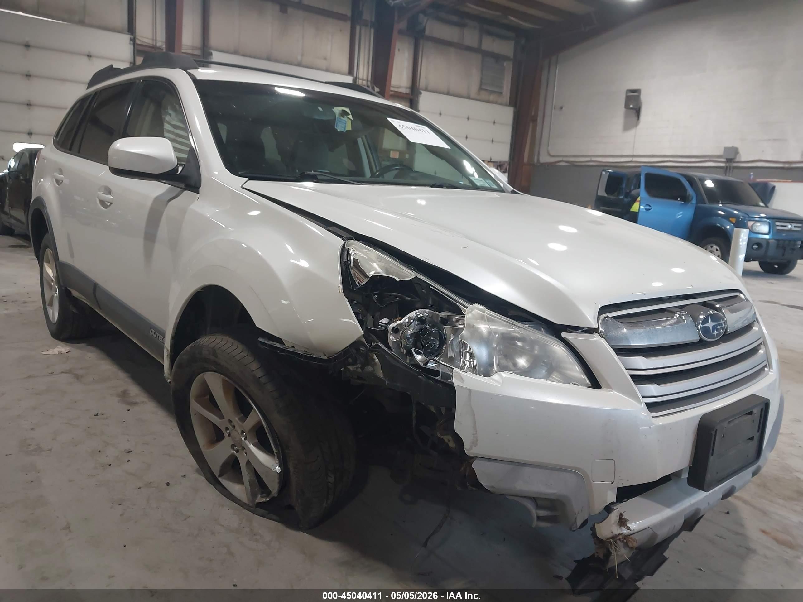SUBARU OUTBACK image 6