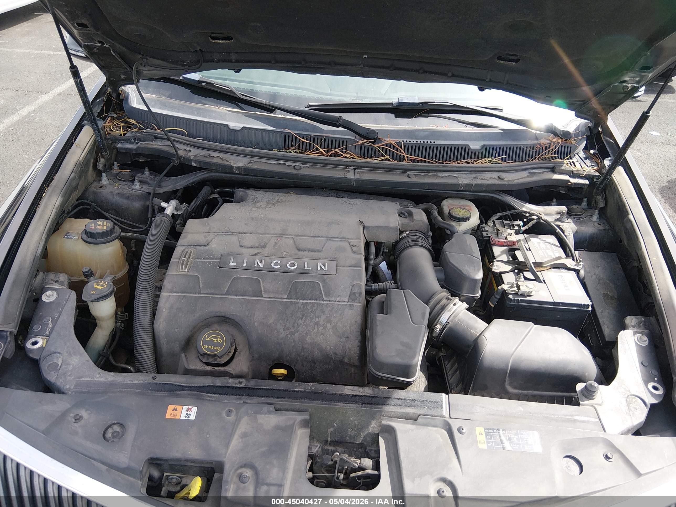 LINCOLN MKT image 10