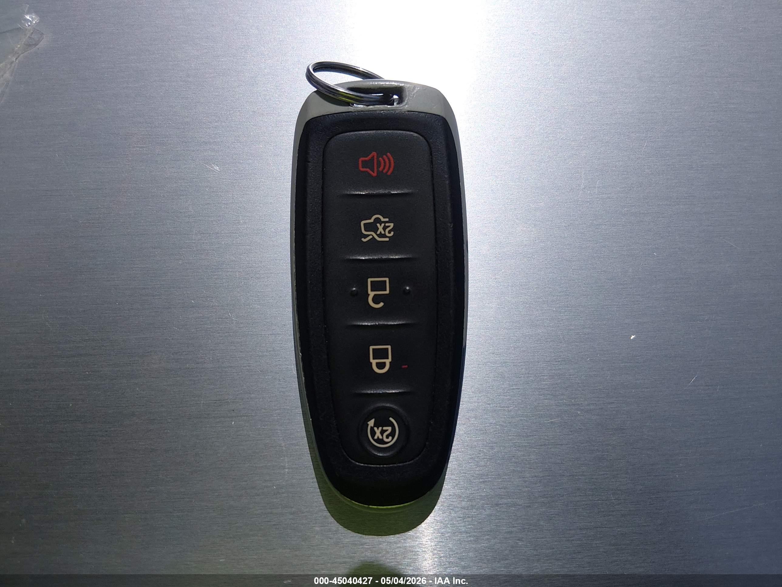 LINCOLN MKT image 11