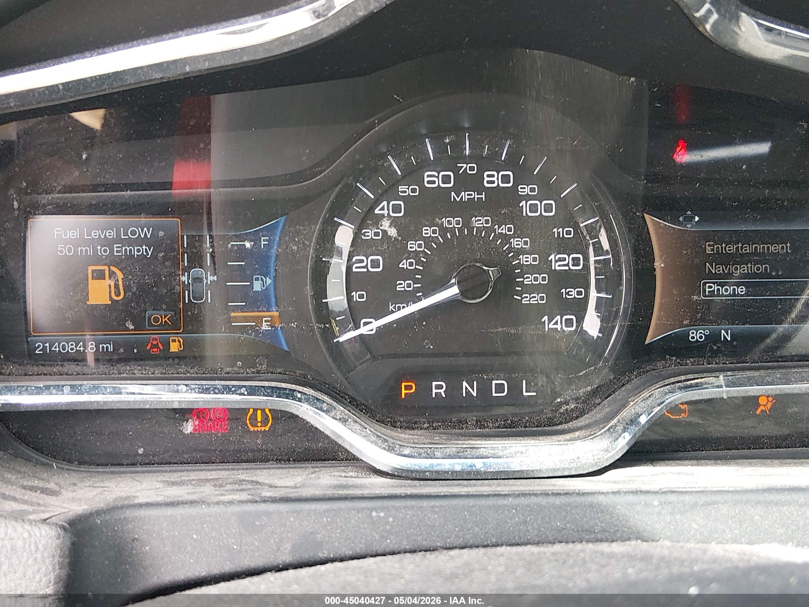 LINCOLN MKT image 7