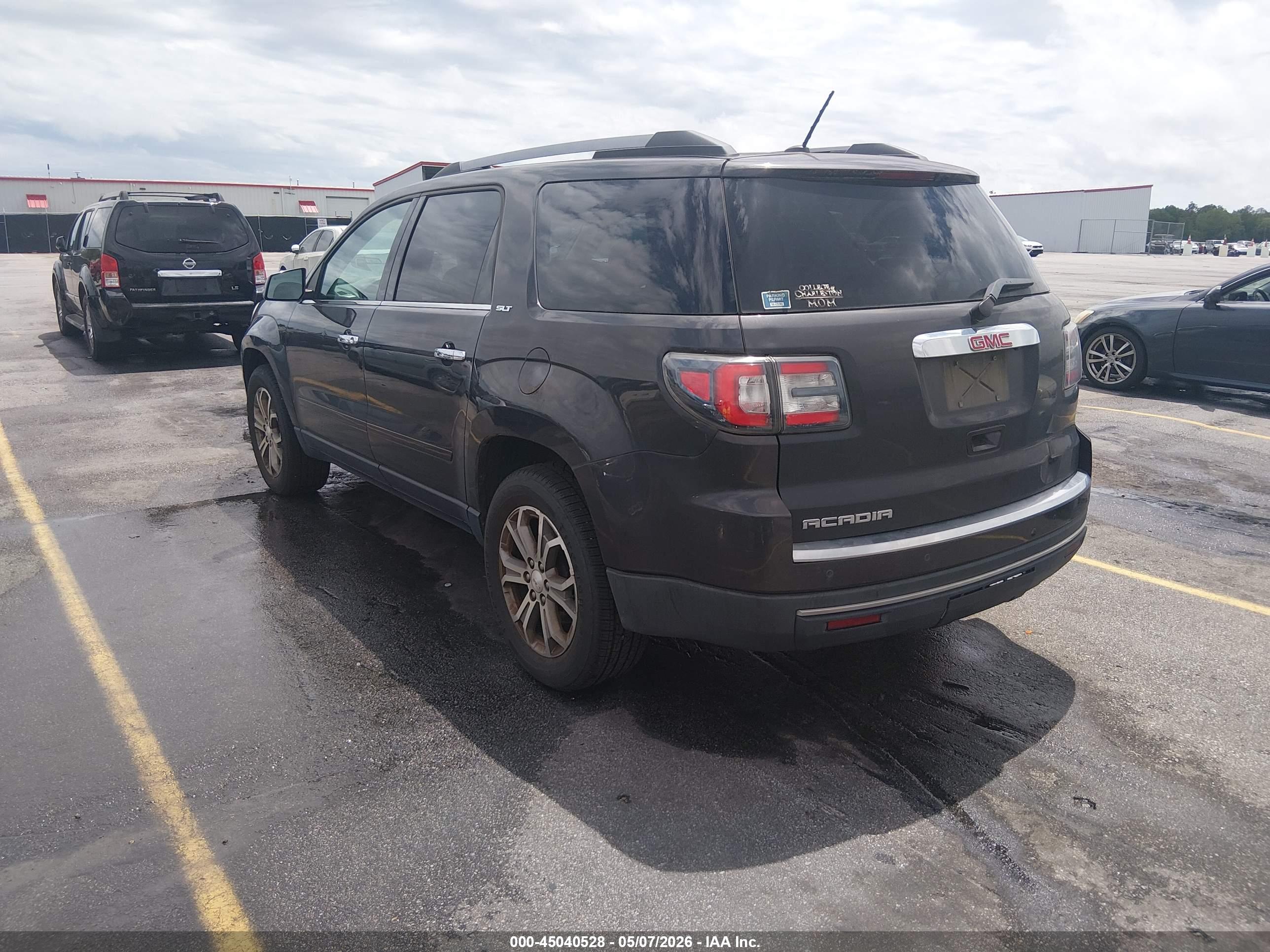 GMC ACADIA image 3