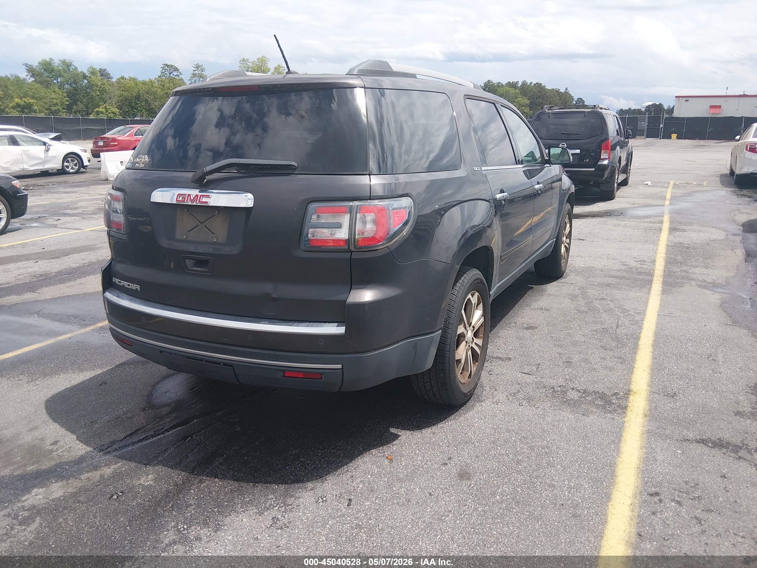 GMC ACADIA image 4