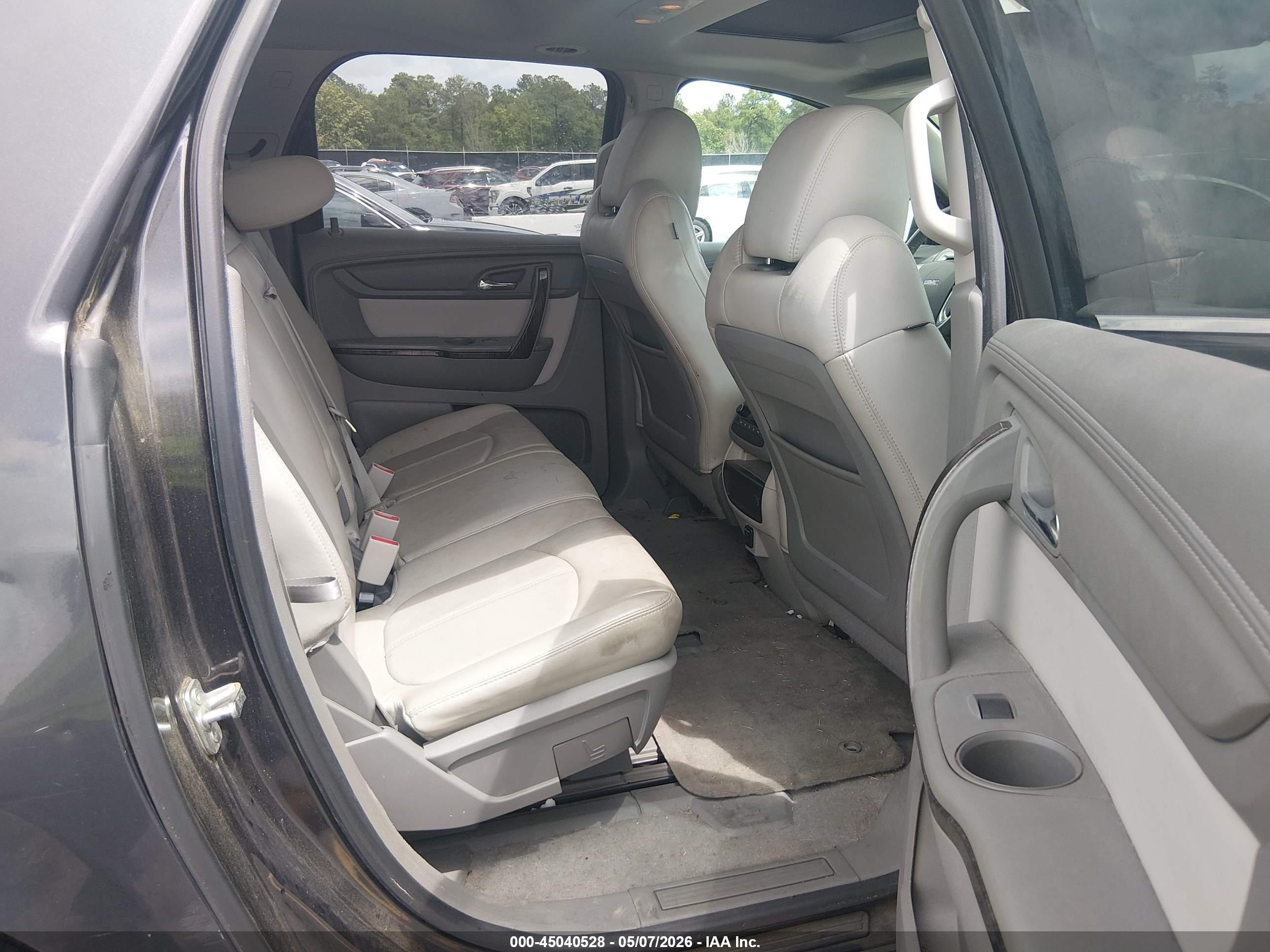 GMC ACADIA image 8