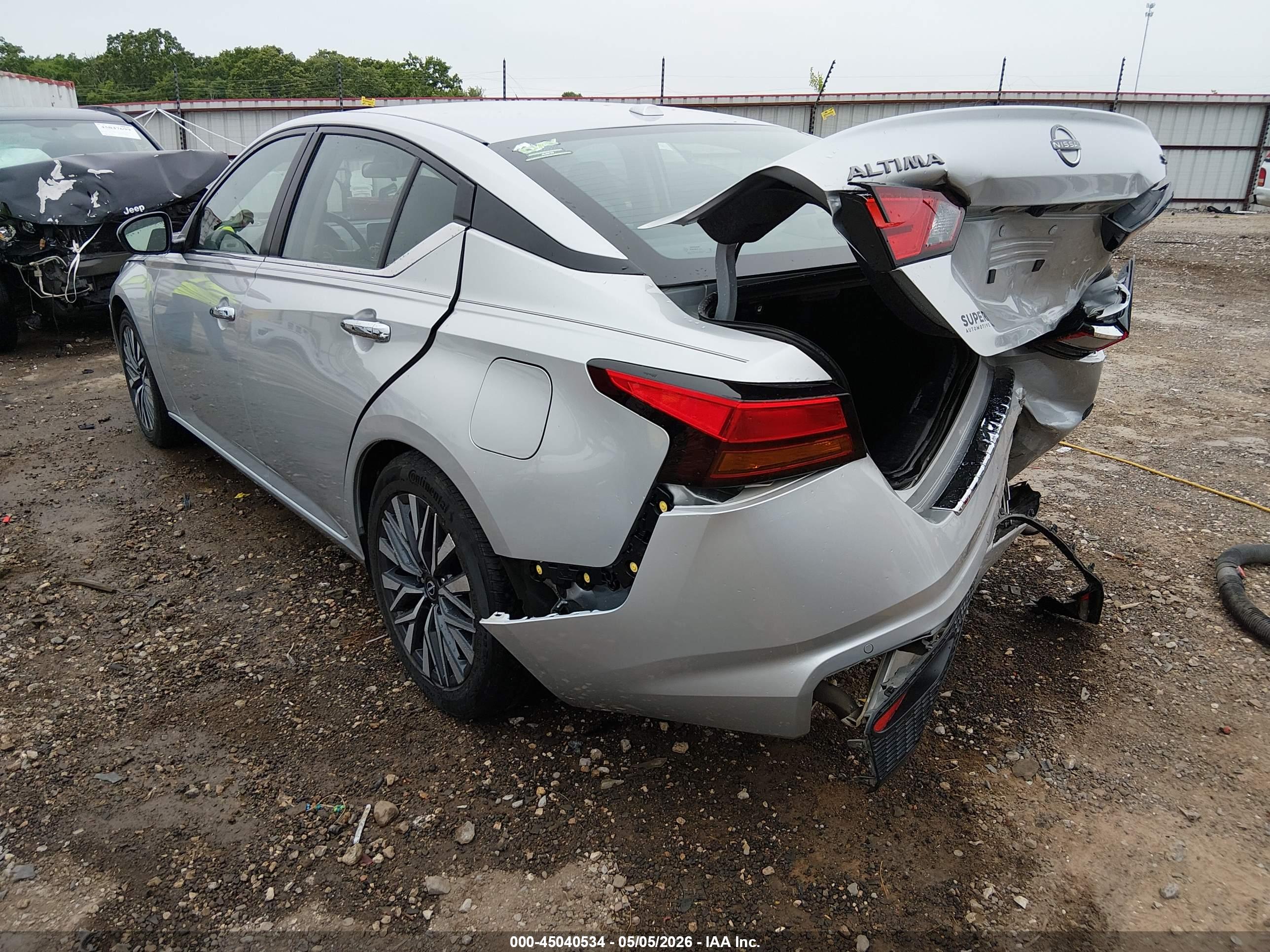 NISSAN ALTIMA image 3