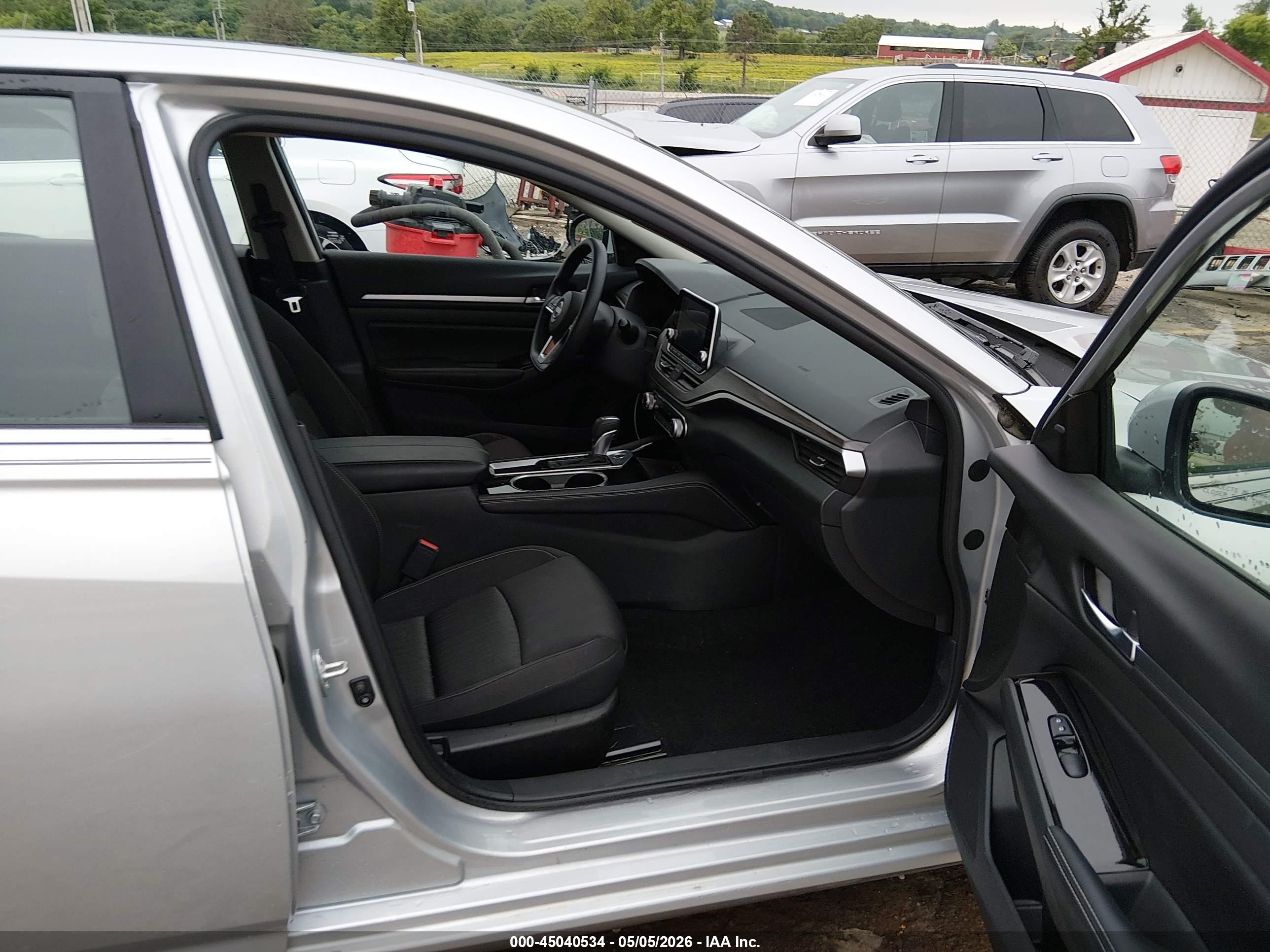 NISSAN ALTIMA image 5