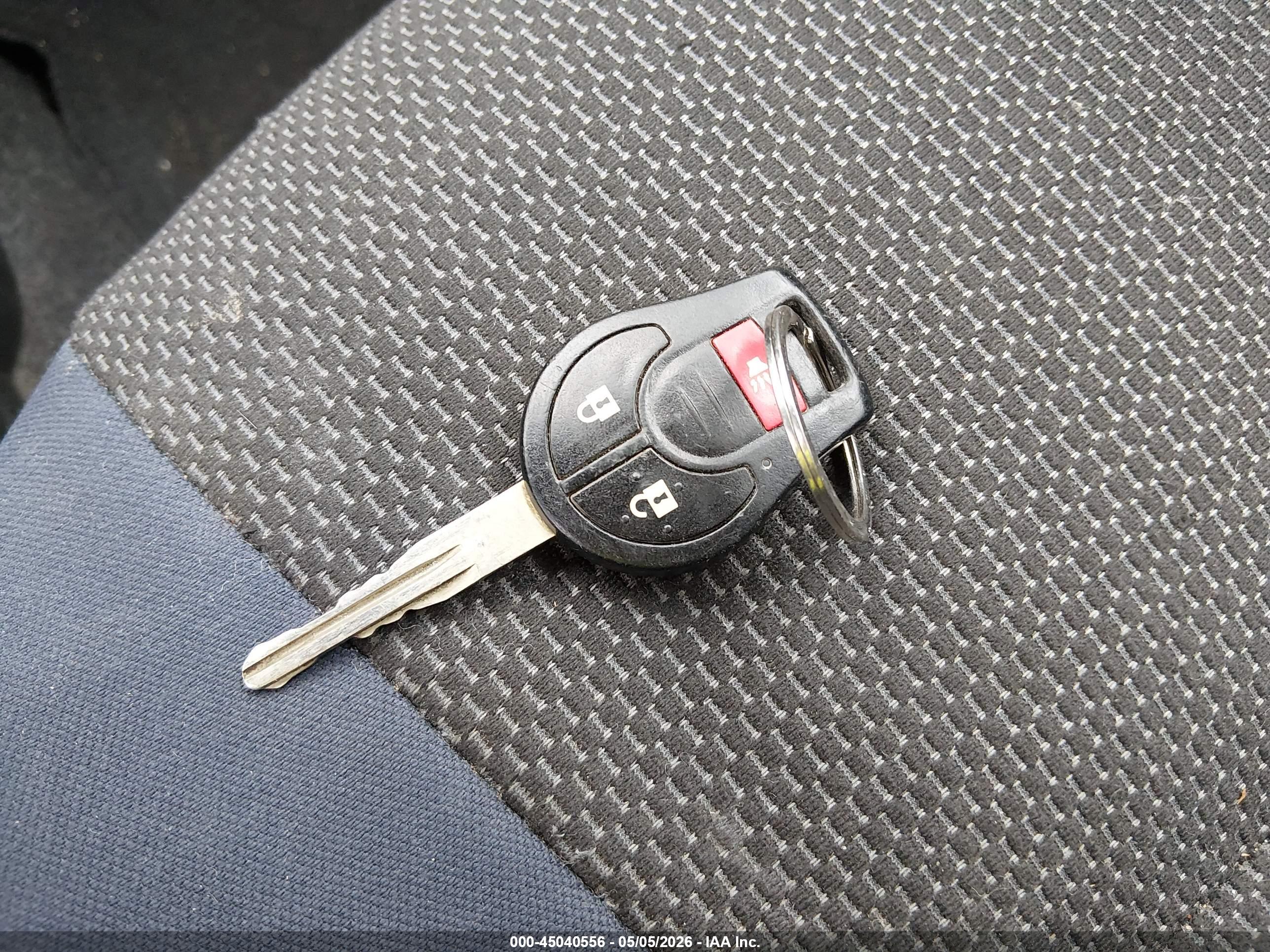 NISSAN VERSA image 11