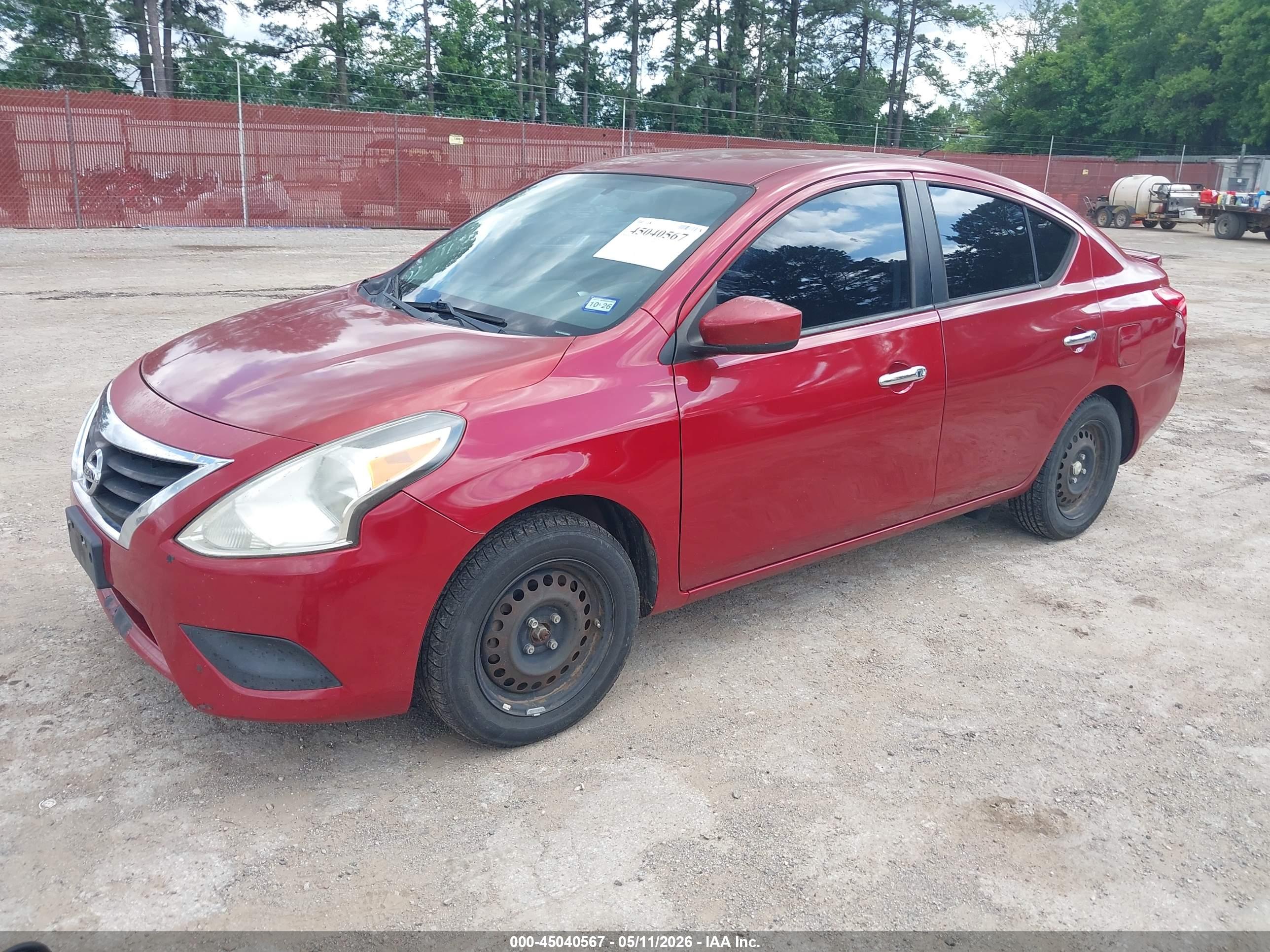 NISSAN VERSA image 2