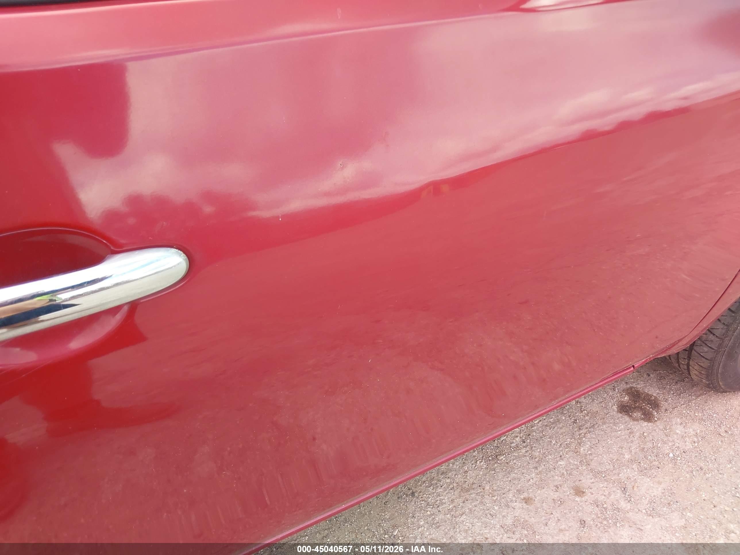 NISSAN VERSA image 6