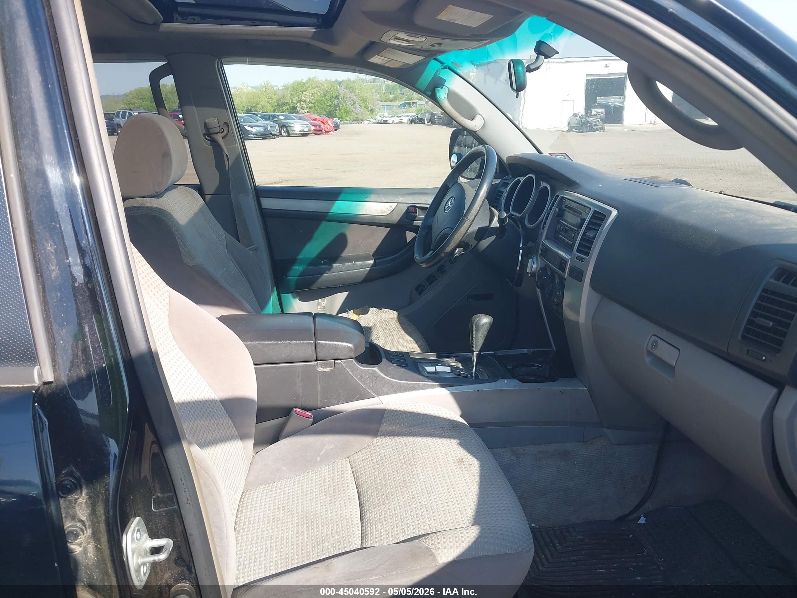 TOYOTA 4RUNNER image 5