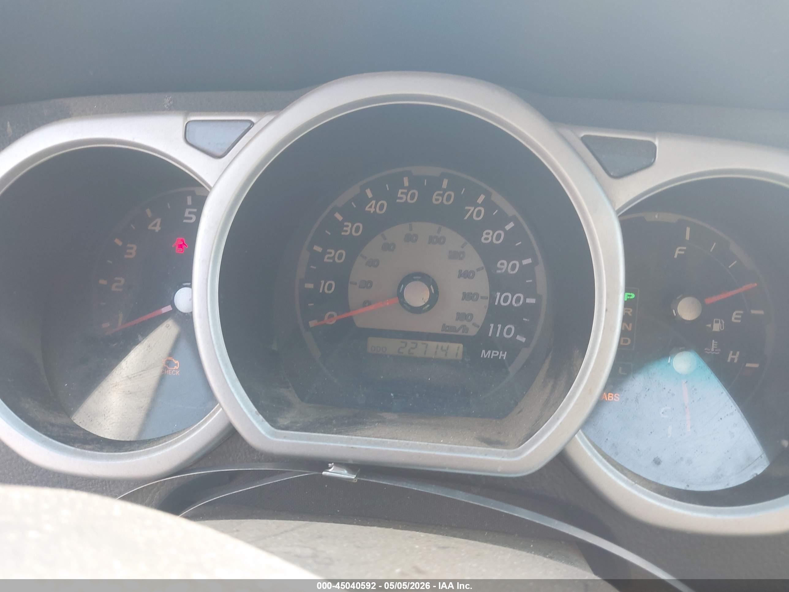 TOYOTA 4RUNNER image 7