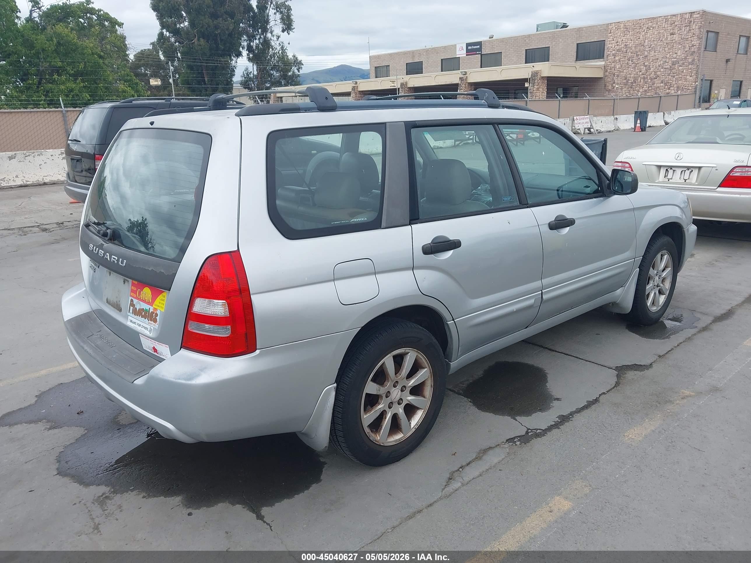 SUBARU FORESTER image 4