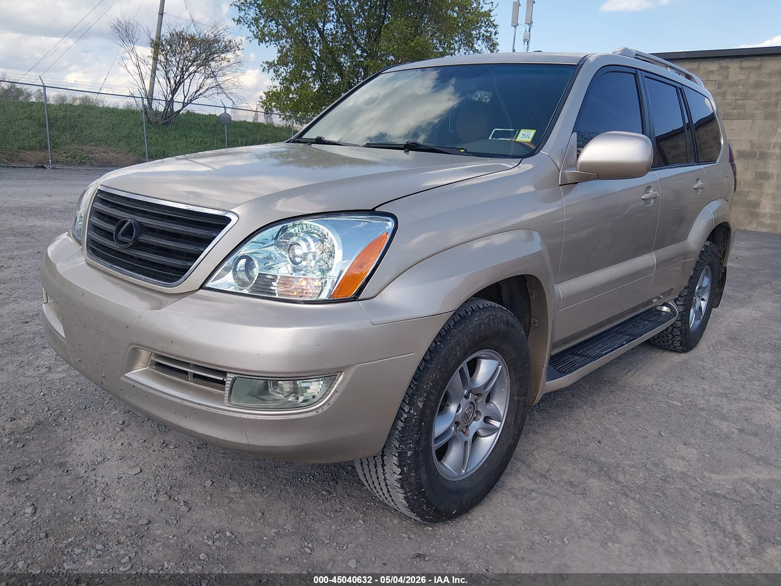 LEXUS GX image 2