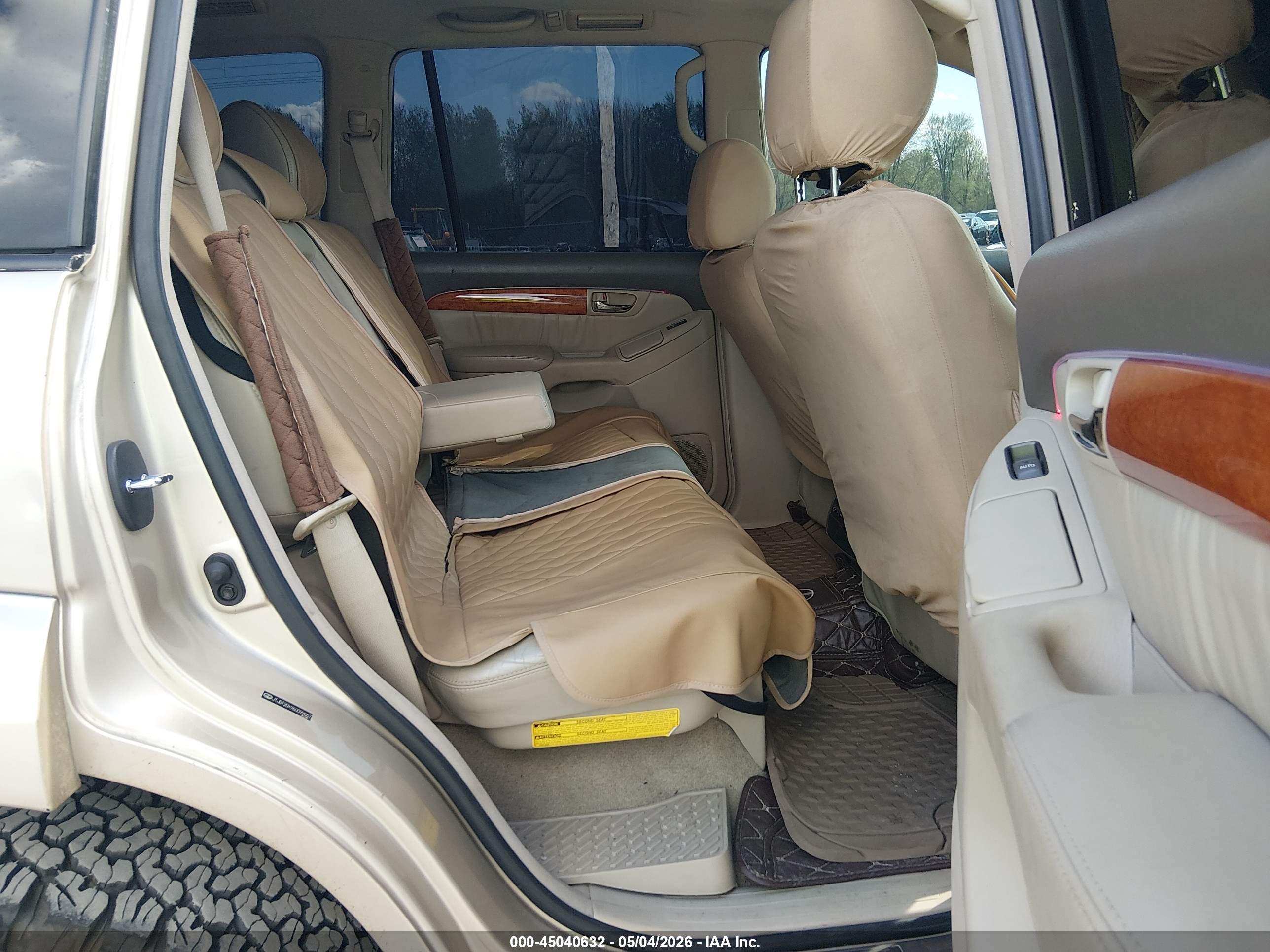LEXUS GX image 8