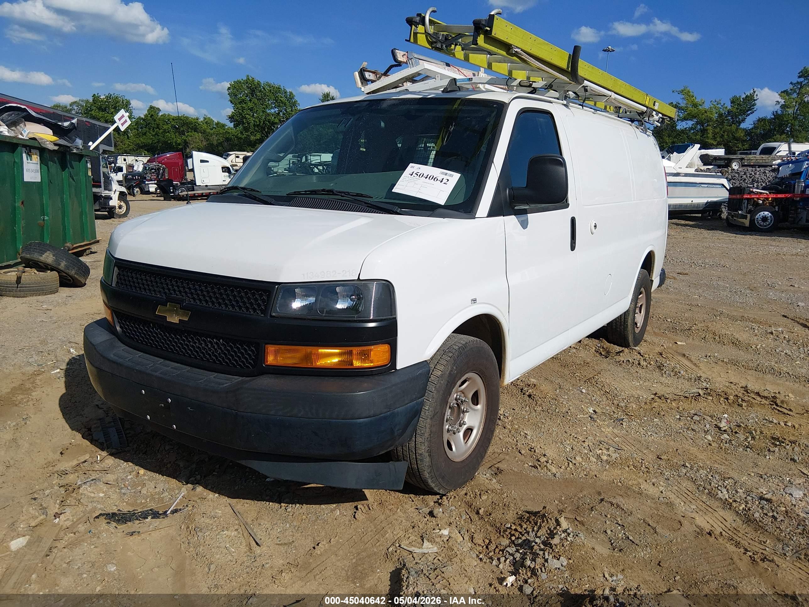 CHEVROLET EXPRESS image 2